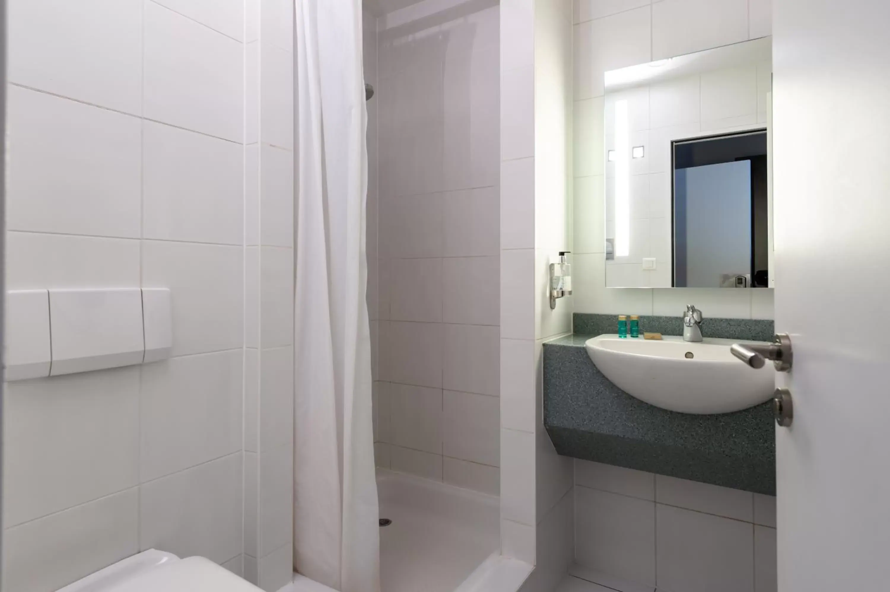 Bathroom in Hotel Docklands