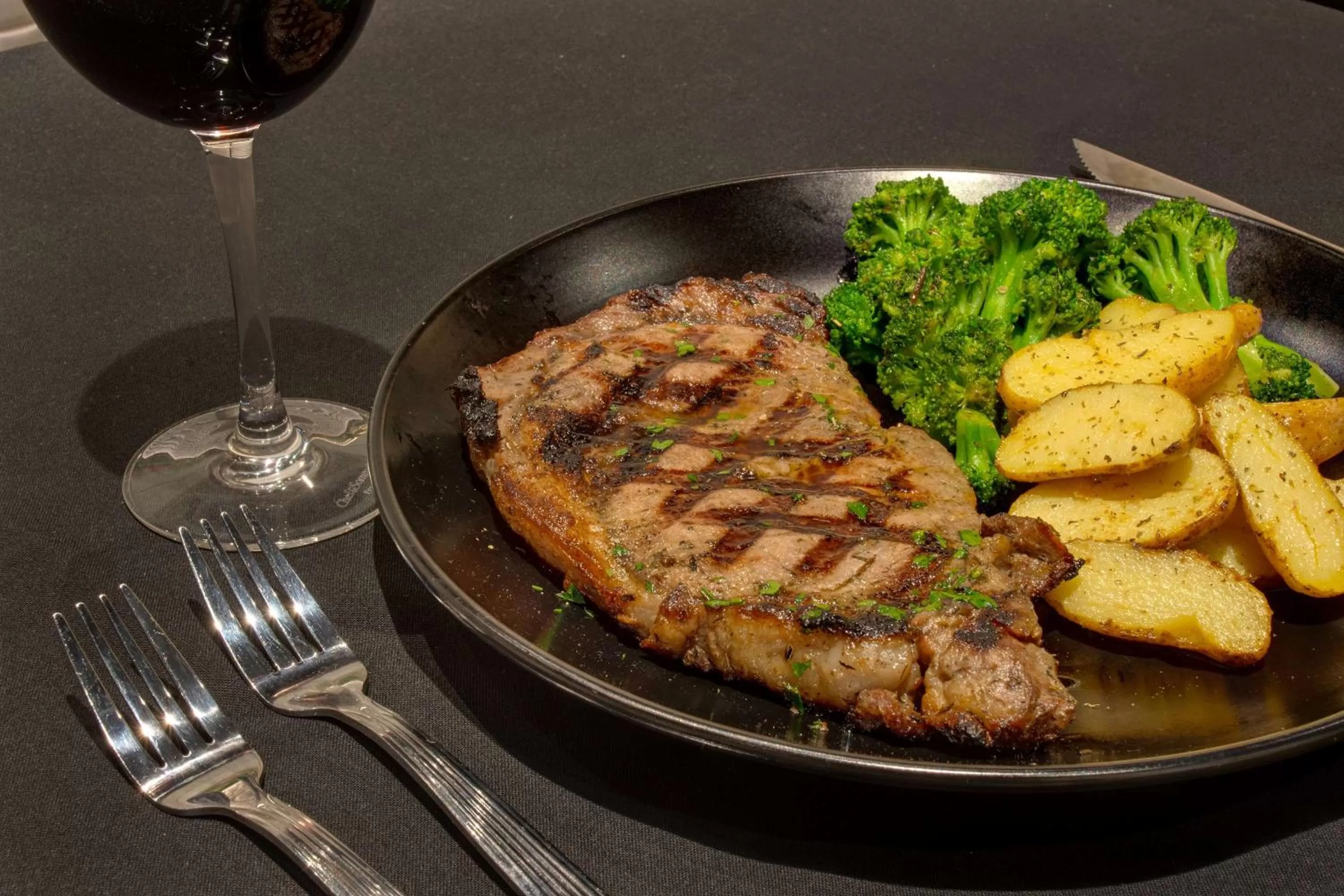 Restaurant/places to eat in Embassy Suites By Hilton Alpharetta Halcyon