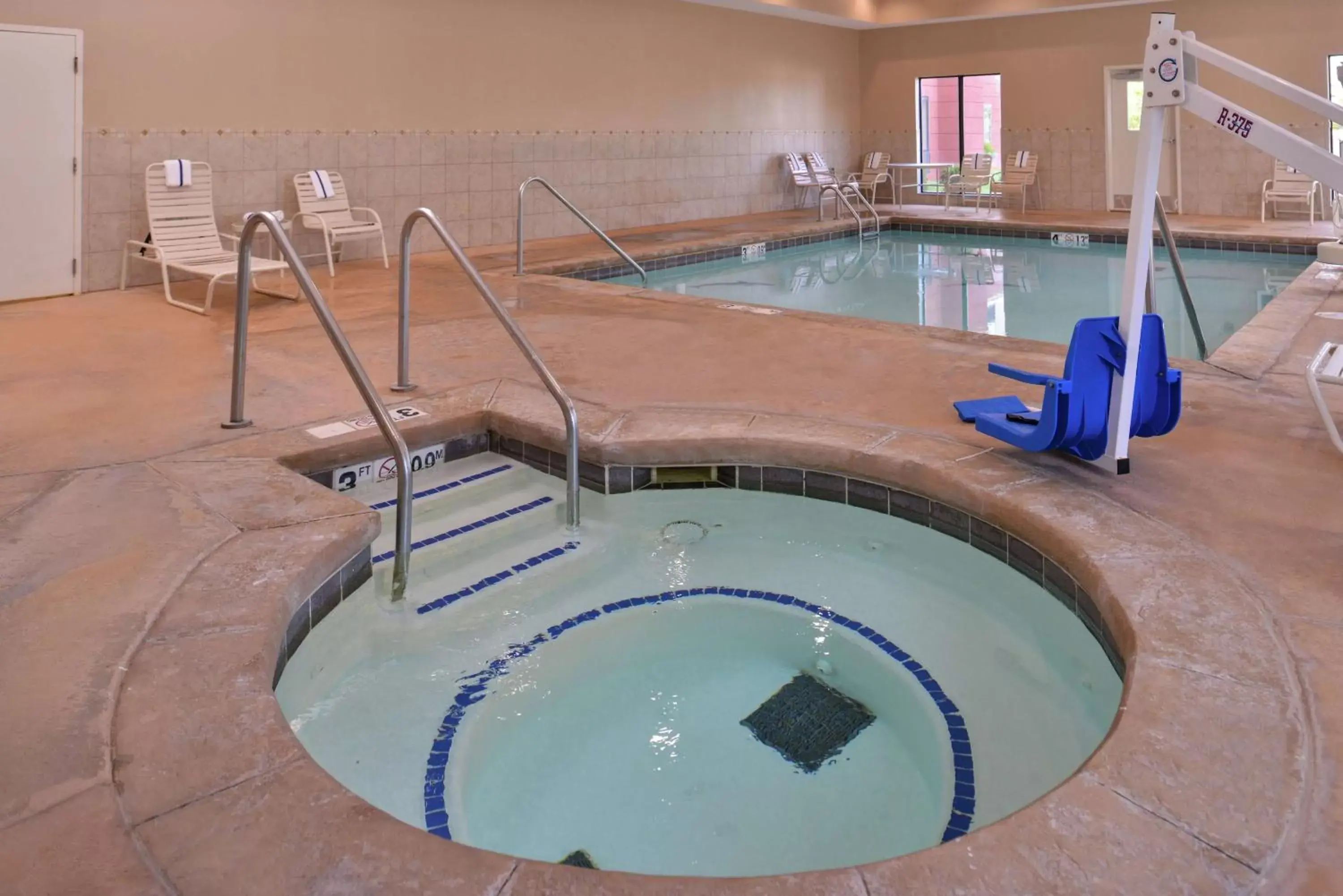 Hot Tub, Swimming Pool in Hampton Inn & Suites Woodward