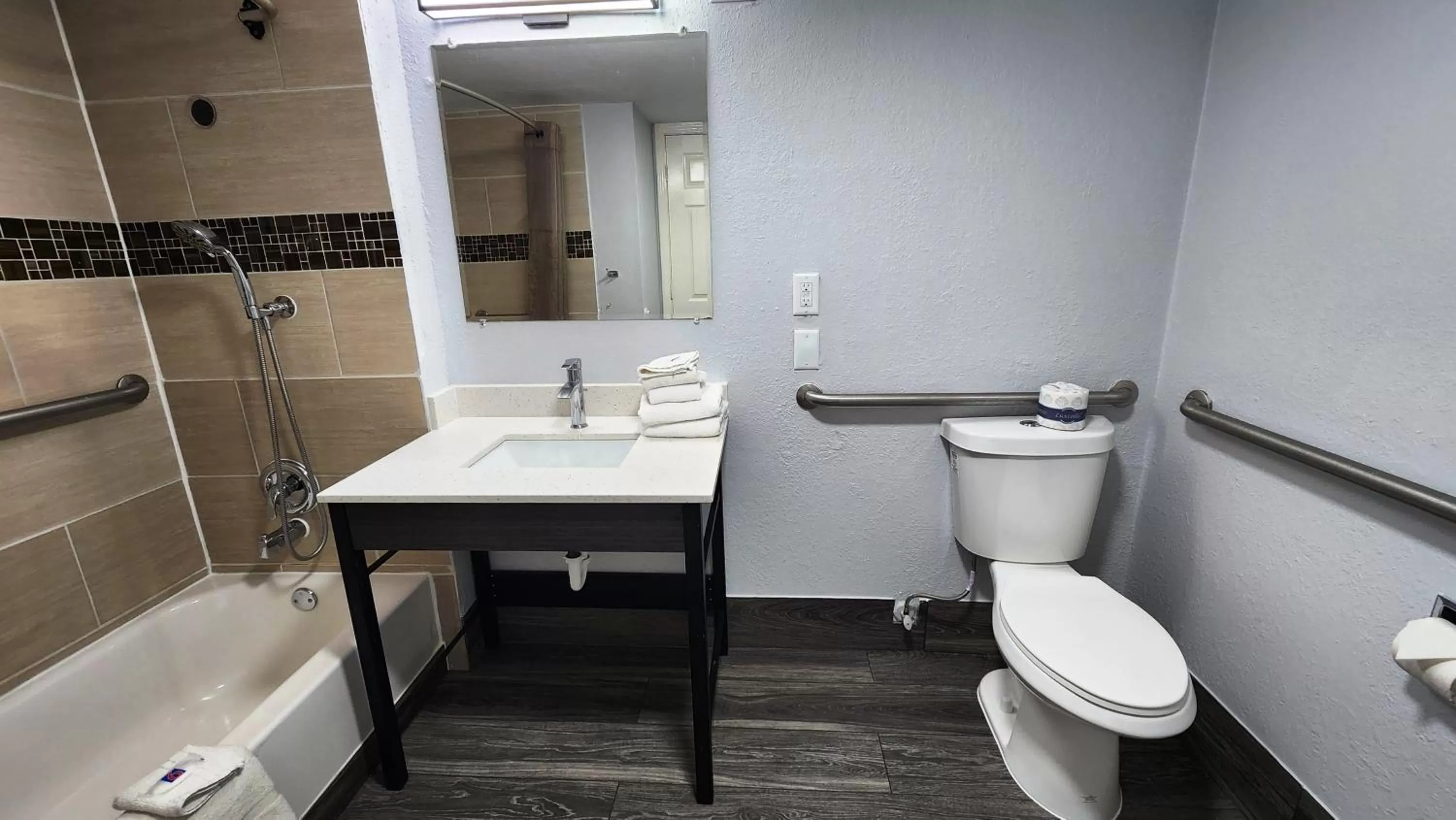 Shower in Studio 6 Baytown, Tx - Garth Road