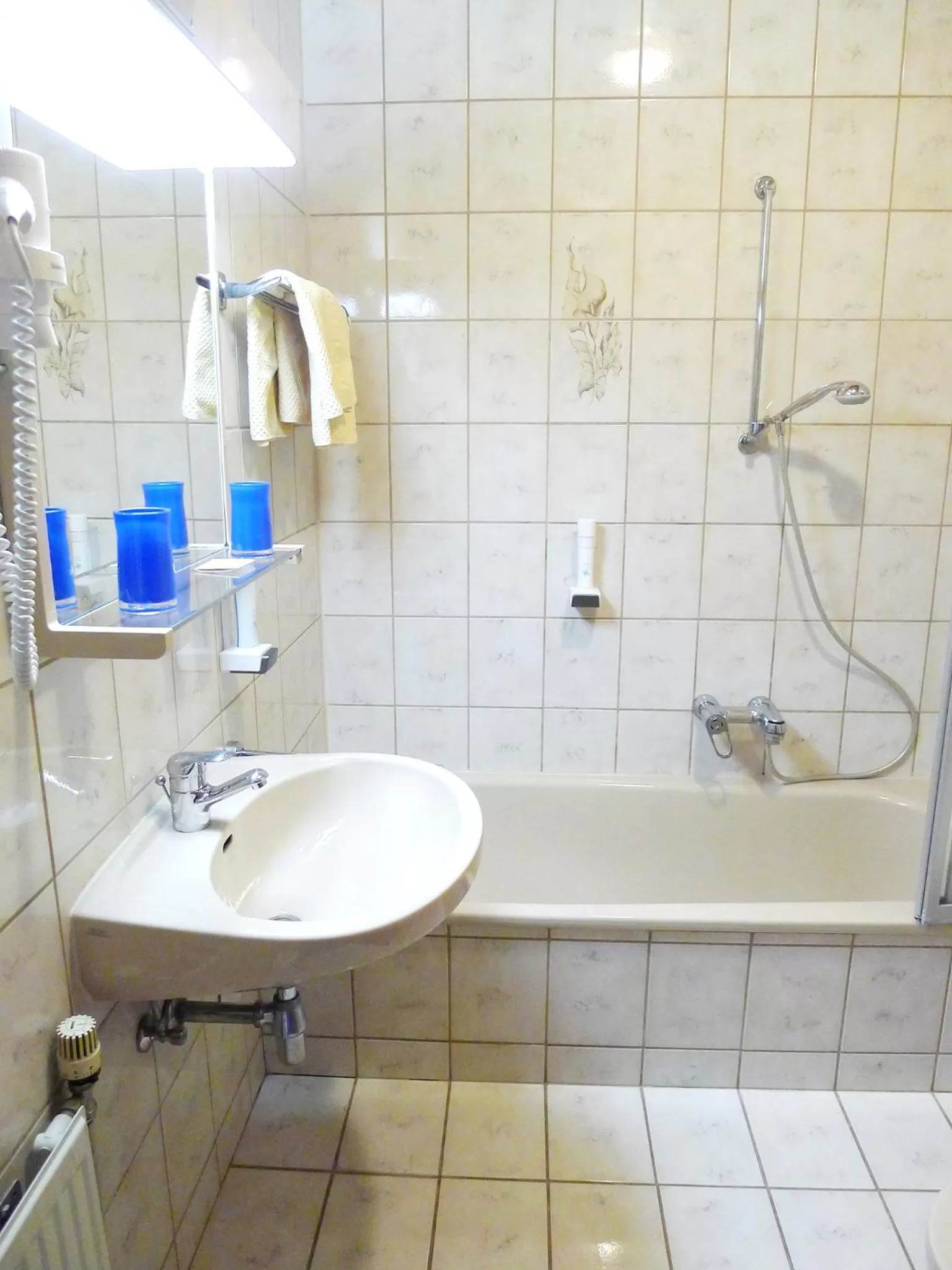 Bathroom in Hotel Restaurant Böck "Roter Hahn"