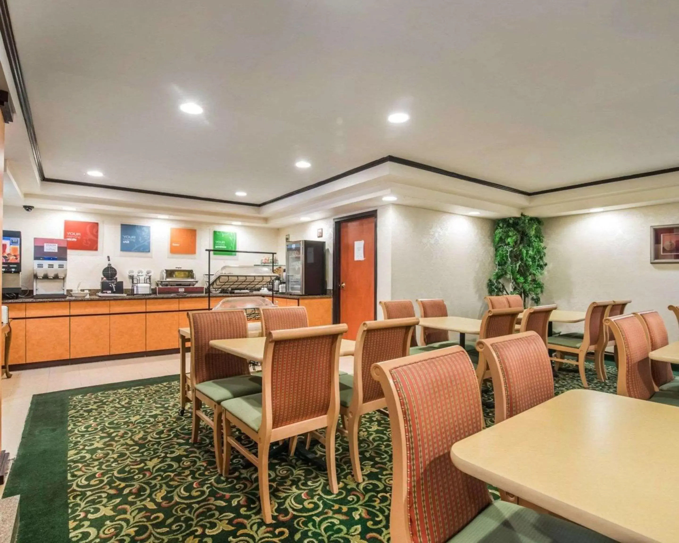 Restaurant/Places to Eat in Quality Inn