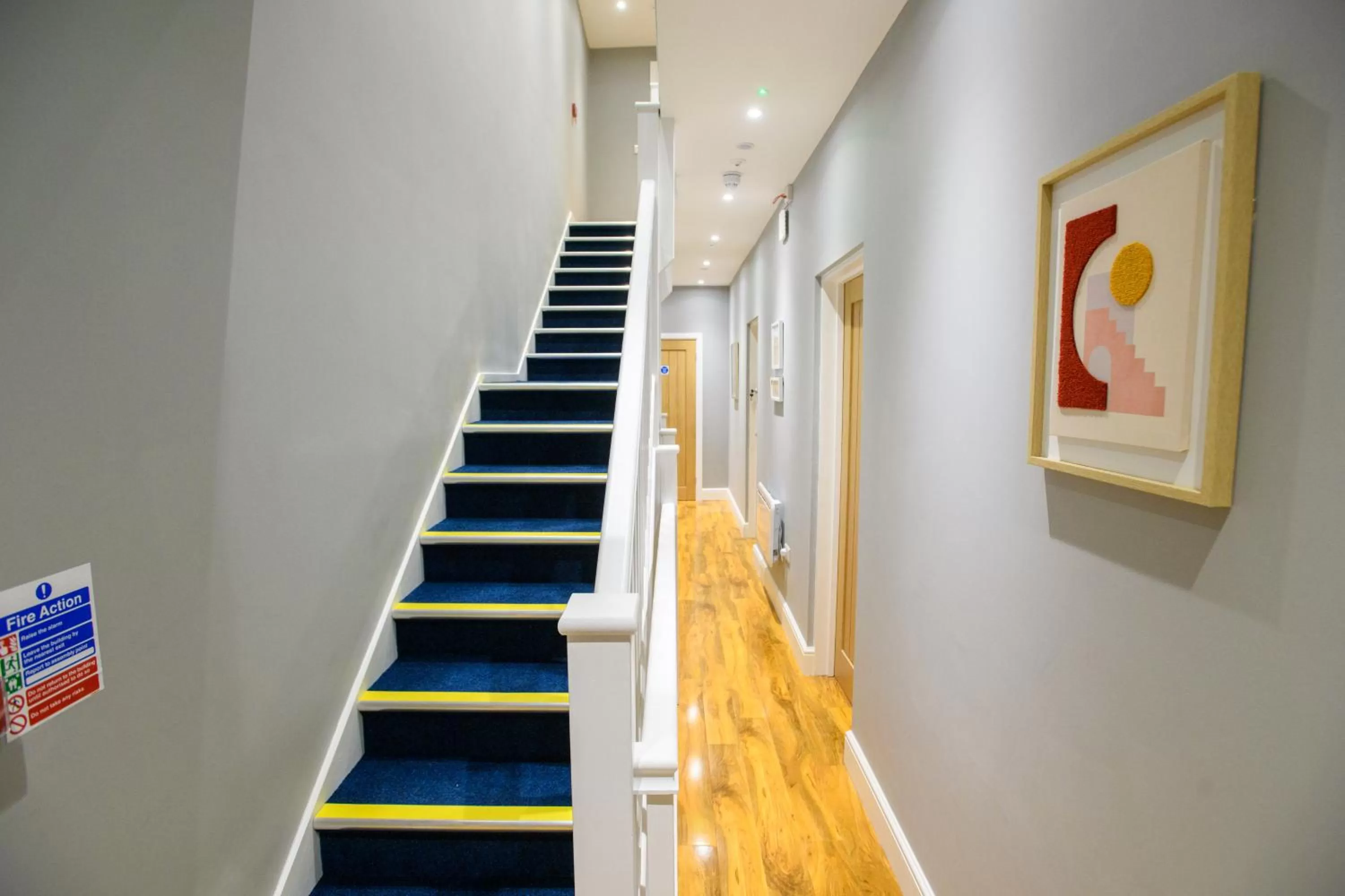 1 King Size Bed Cathedral View 1 Apartment