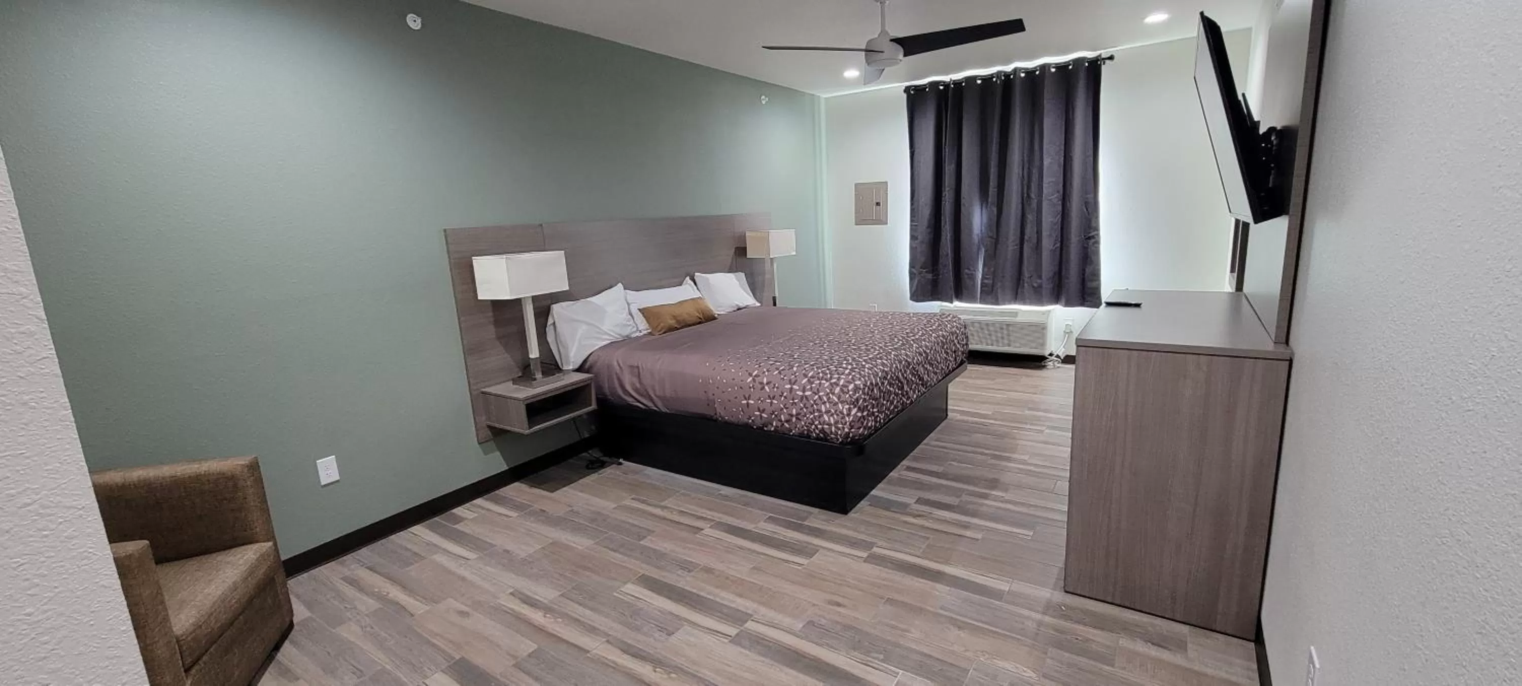 Bed in Americas Best Value Inn San Antonio Downtown Riverwalk