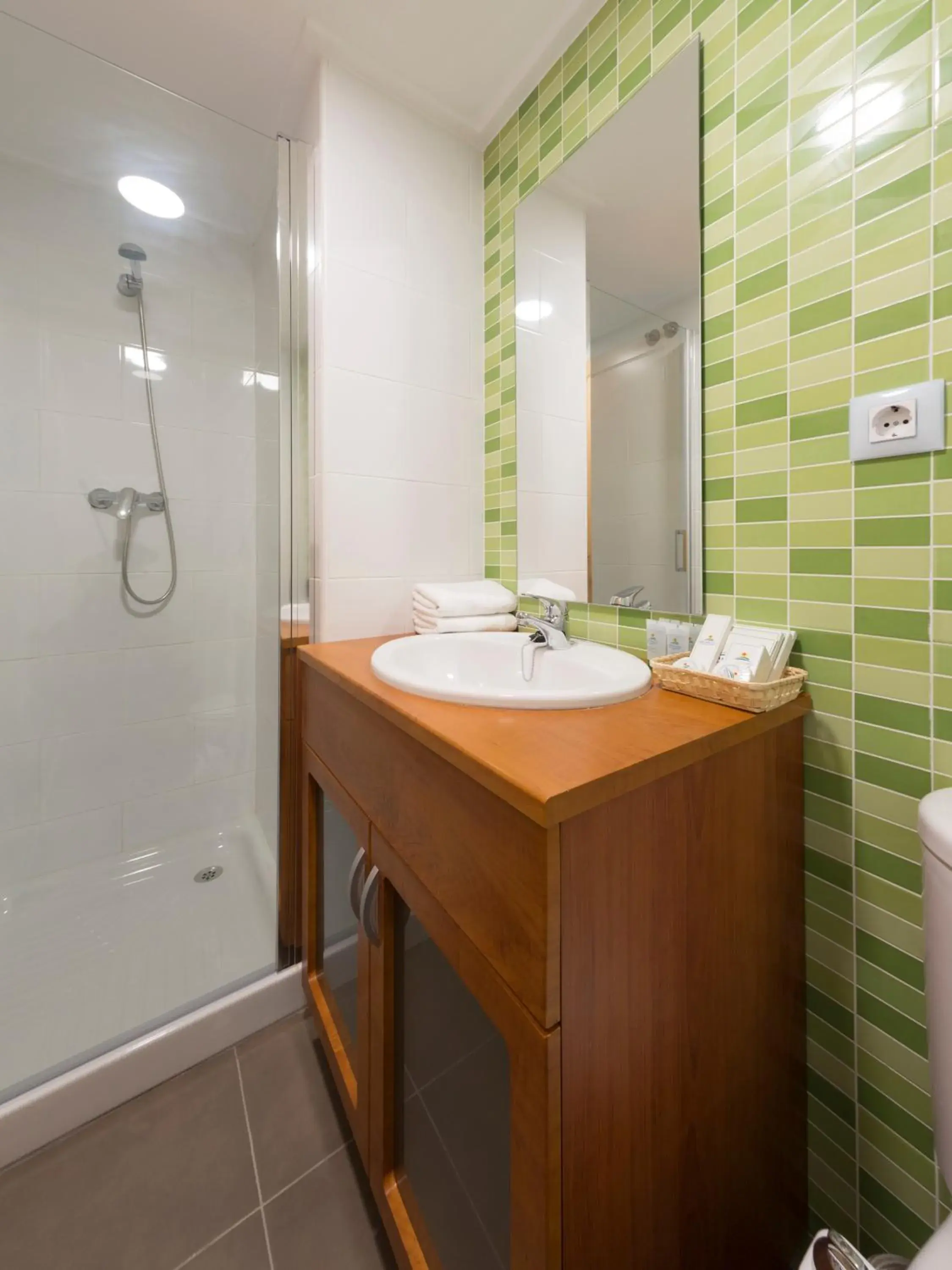 Shower, Bathroom in Las Dunas