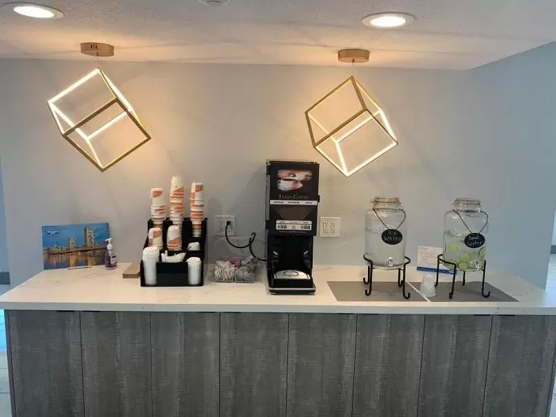 Coffee/tea facilities in Rodeway Inn Sacramento-University Area