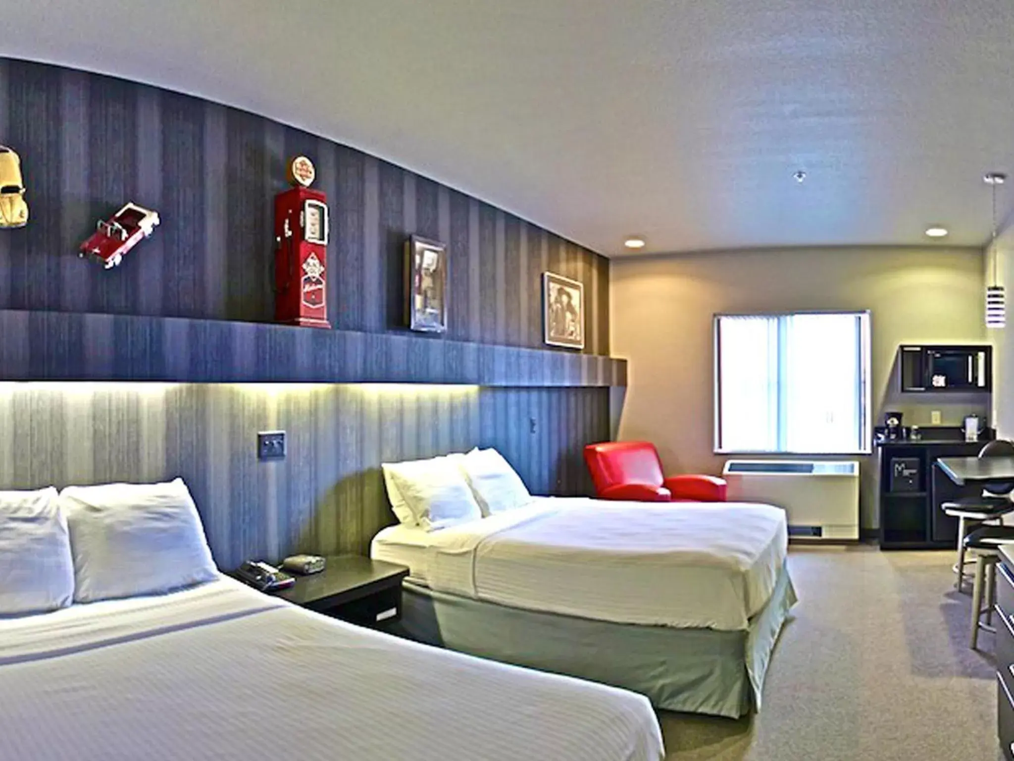 Photo of the whole room, Bed in Metropolis Resort - Eau Claire