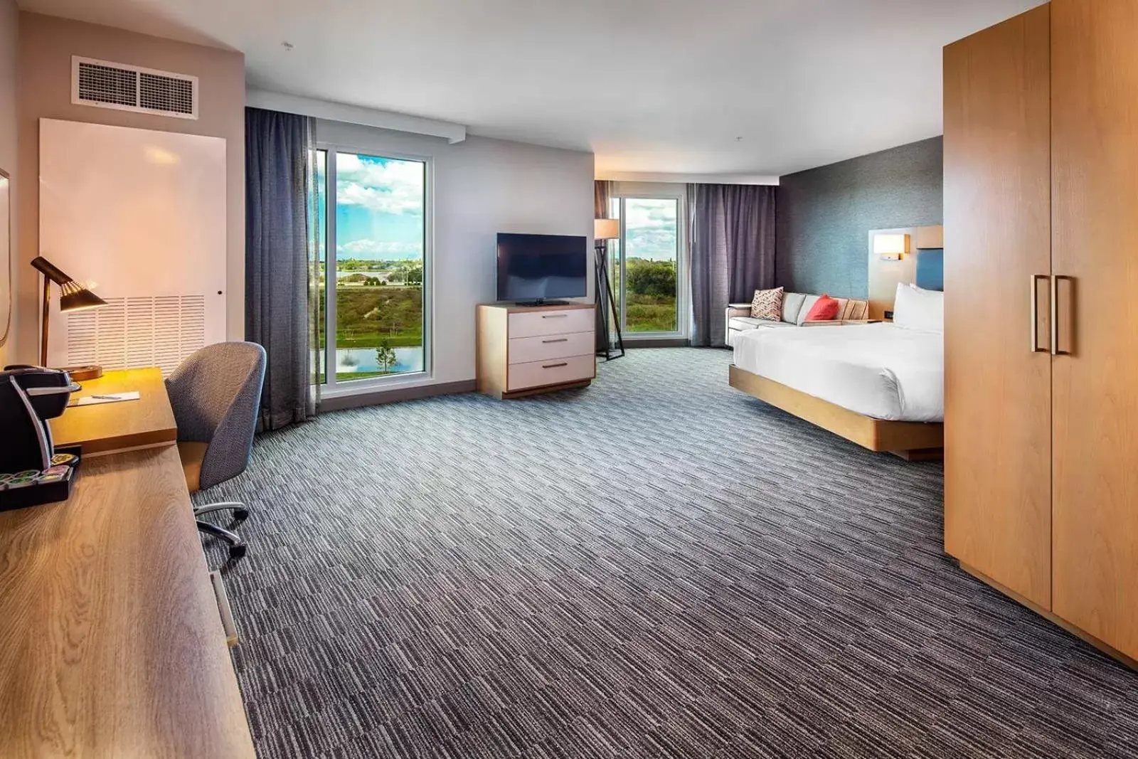 Deluxe King Room in Legacy Hotel at IMG Academy
