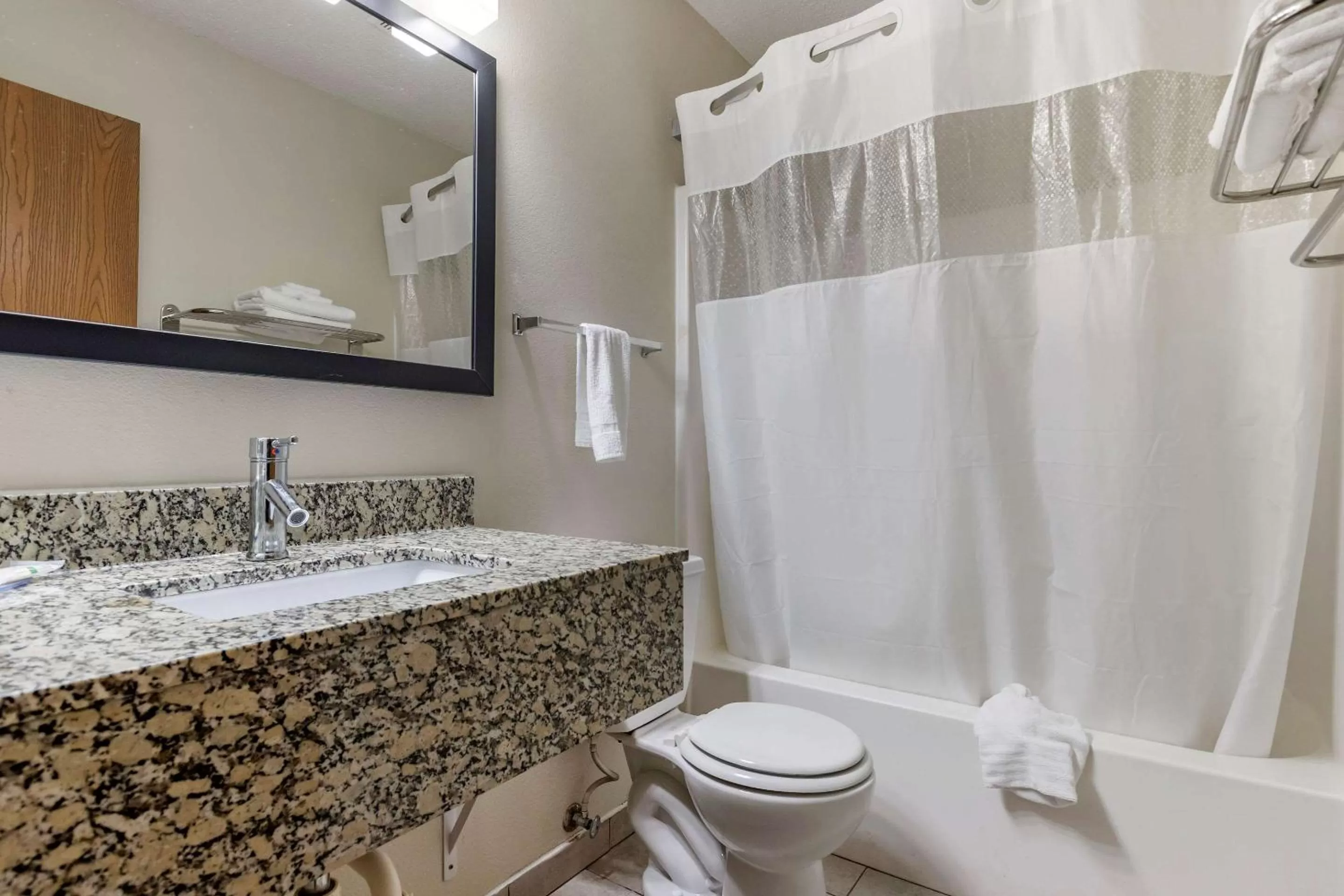 Photo of the whole room in Quality Inn Creston