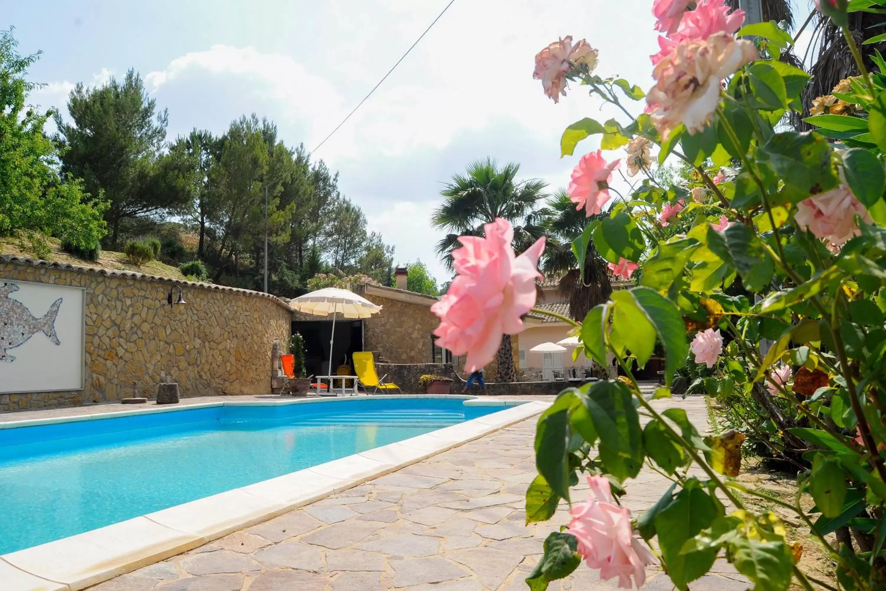 Property building, Swimming Pool in B&B Villa Bentivoglio