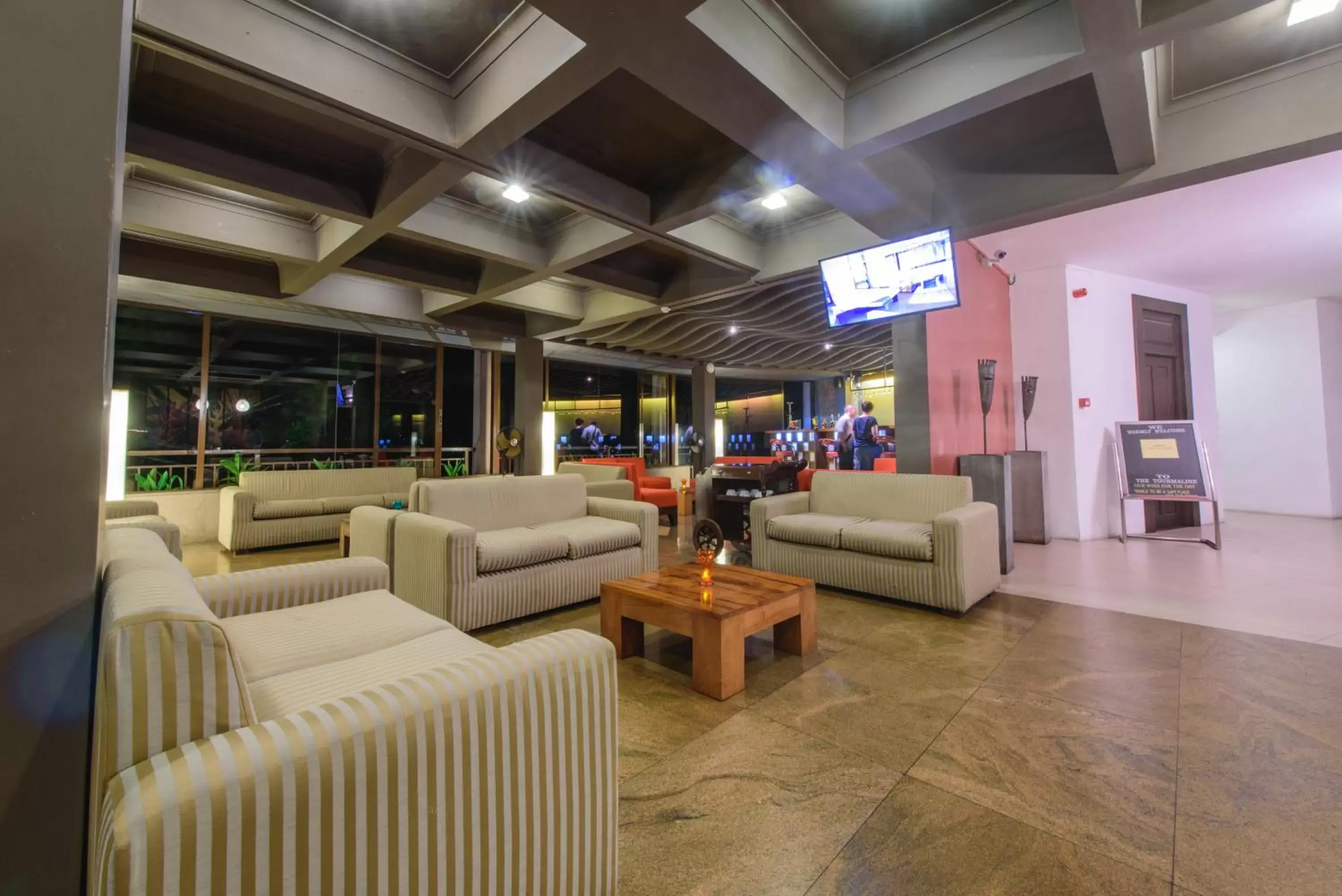 Area and facilities, Lounge/Bar in Kandy The Tourmaline