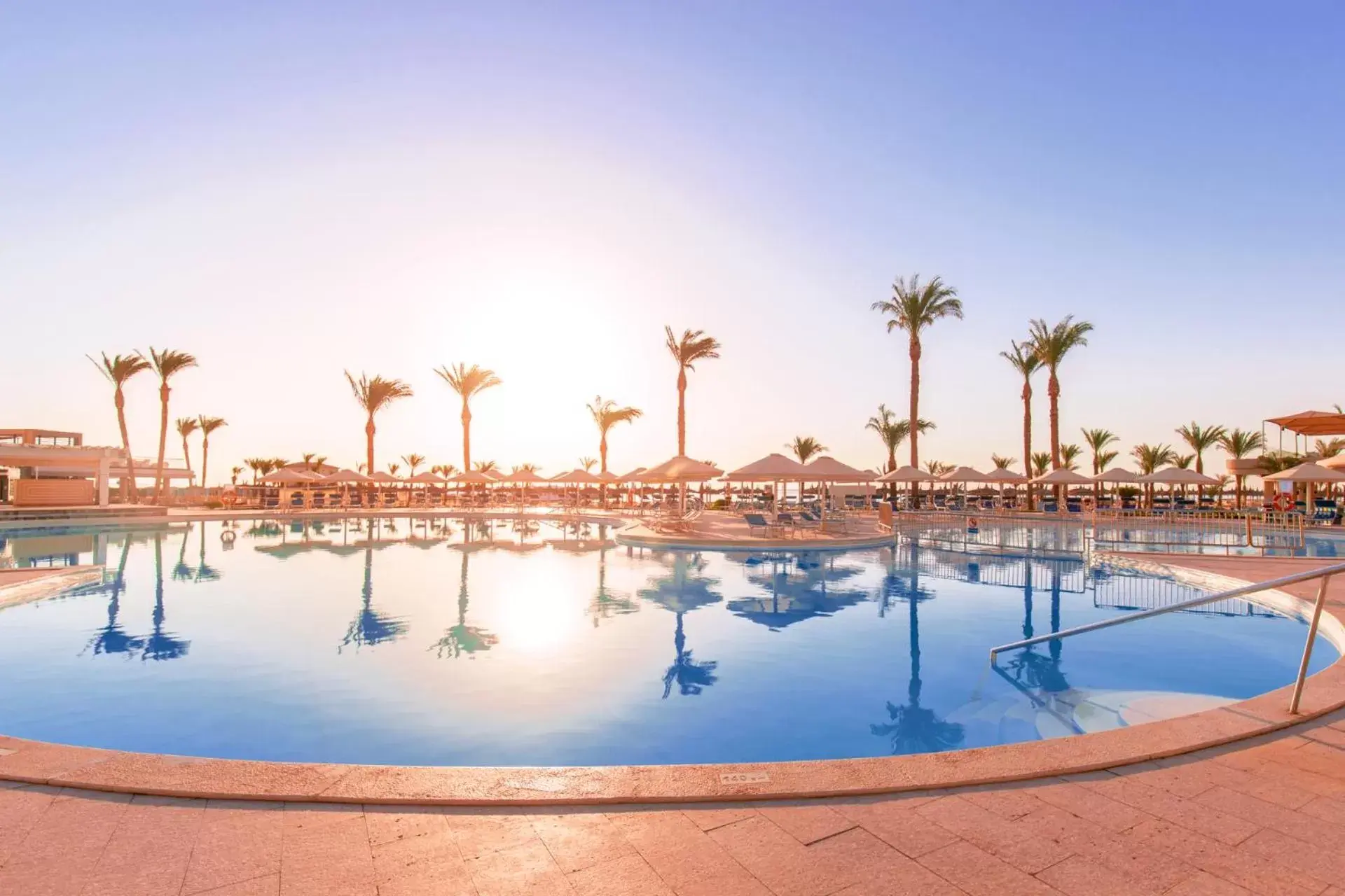 Swimming pool in Beach Albatros Aqua Park - Hurghada Swimming pool in Beach Albatros Aqua Park - Hurghada