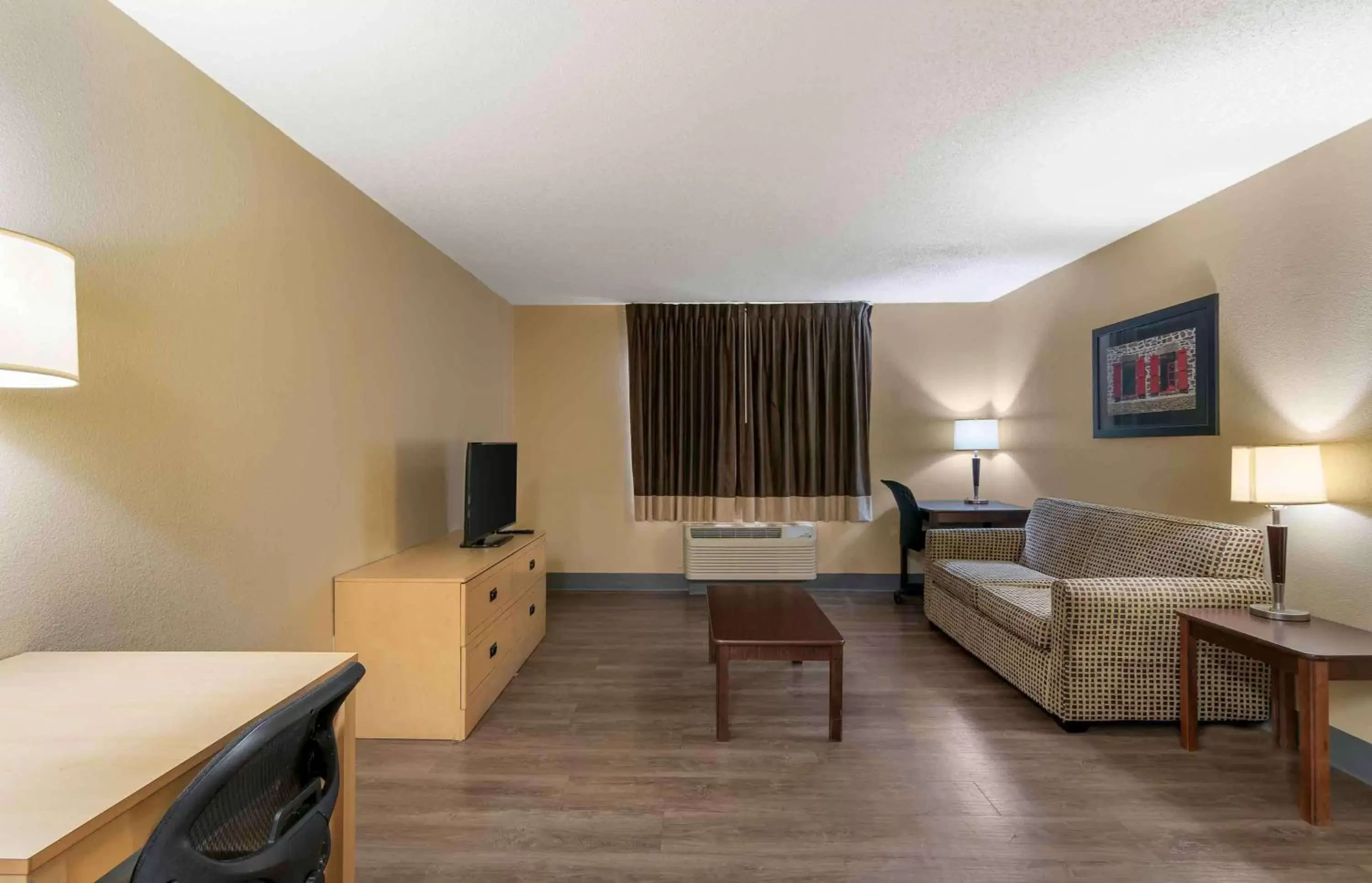 Bedroom in Extended Stay America Suites - Kansas City - Overland Park - Quivira Rd