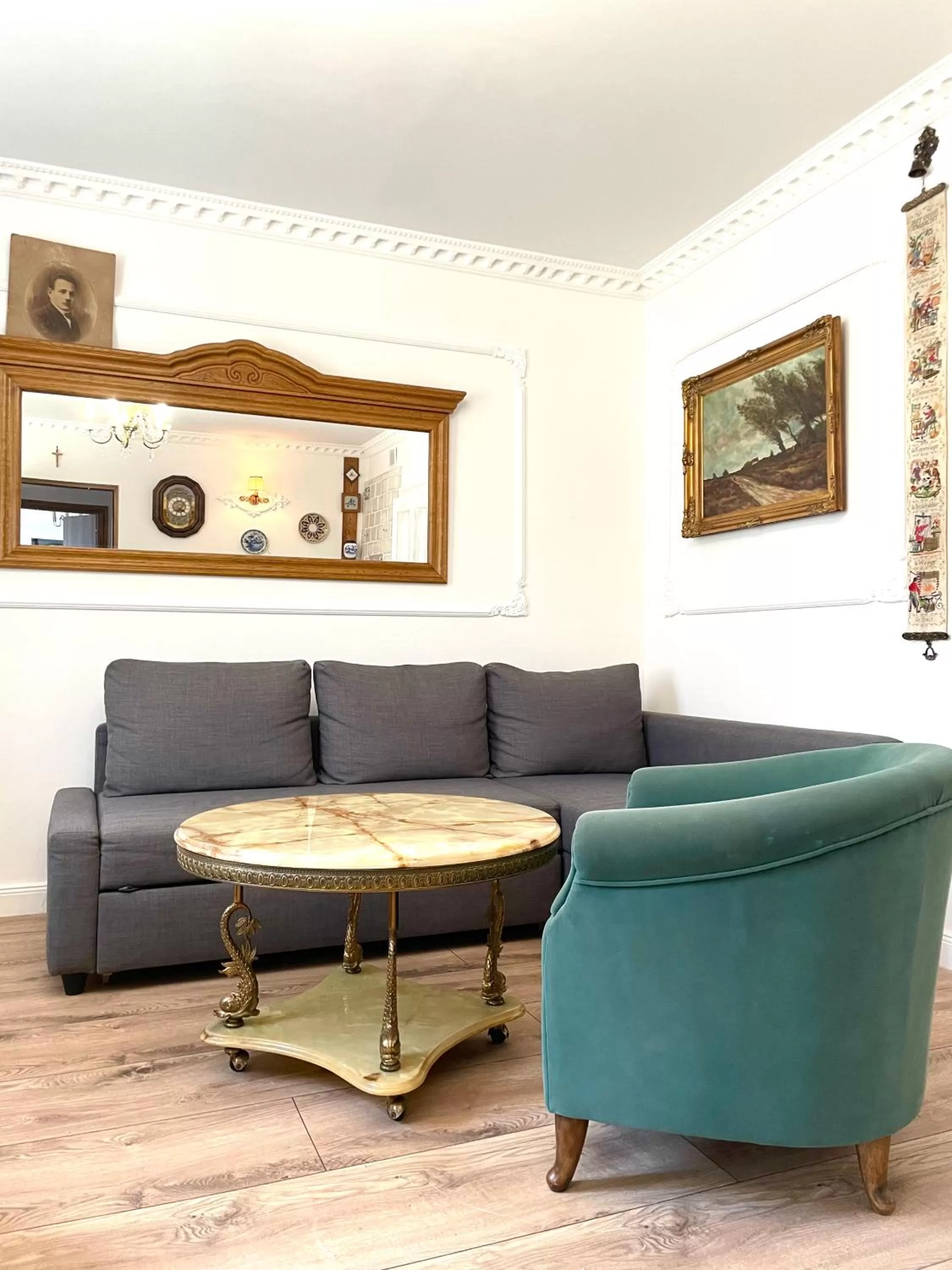 Two-Bedroom Apartment in CHATA OTWARTYCH OKIENNIC Pokoje Gościnne