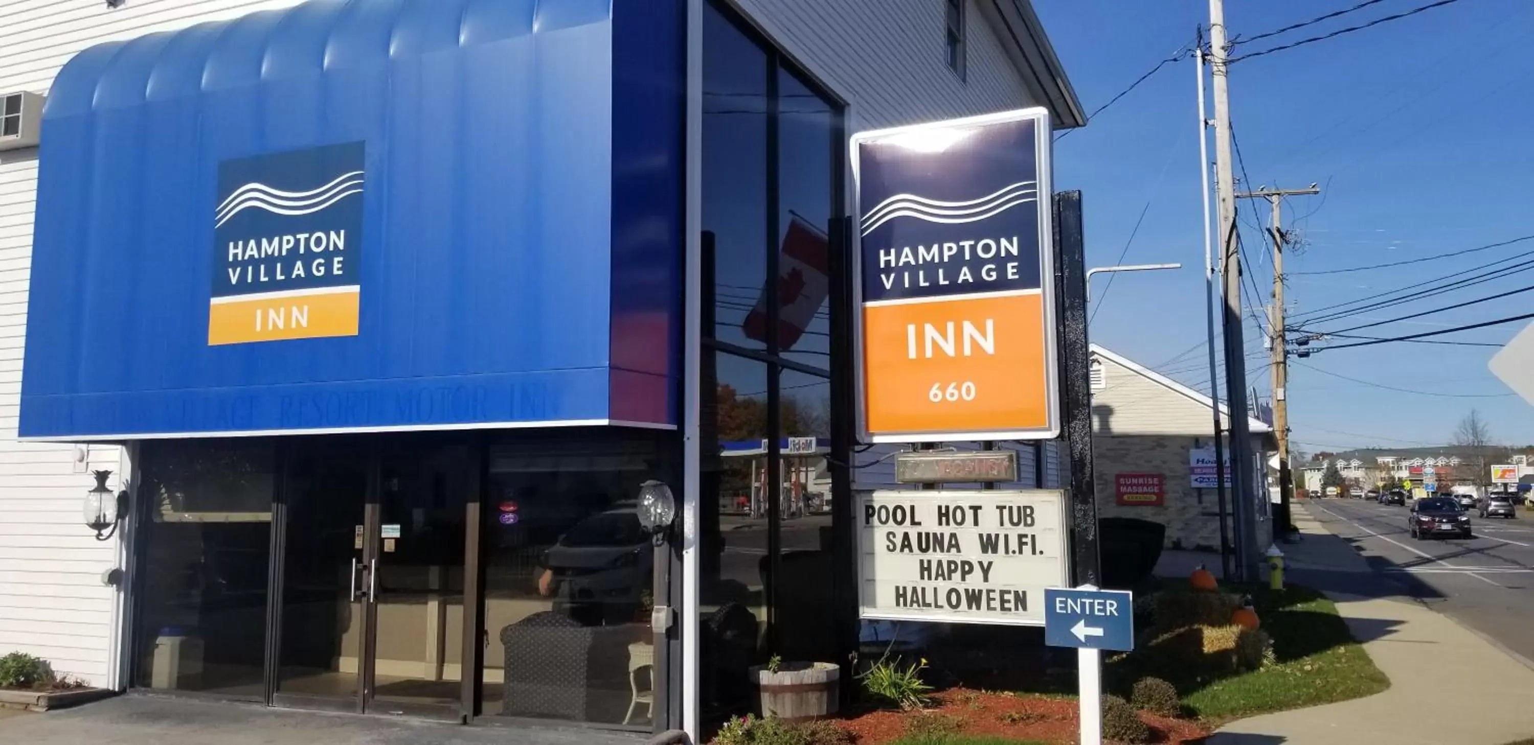 Facade/entrance, Property Logo/Sign in Hampton Village Inn