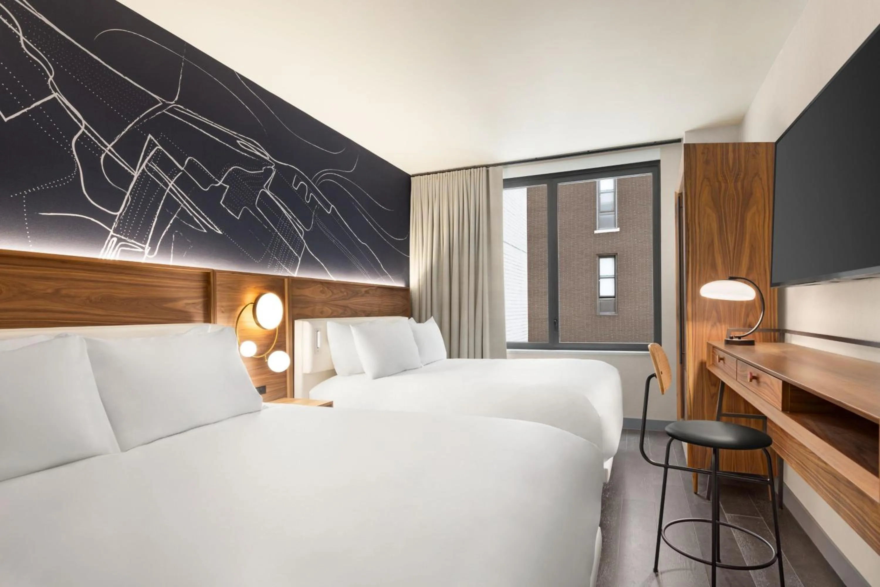 Photo of the whole room, Bed in Le Meridien New York, Fifth Avenue