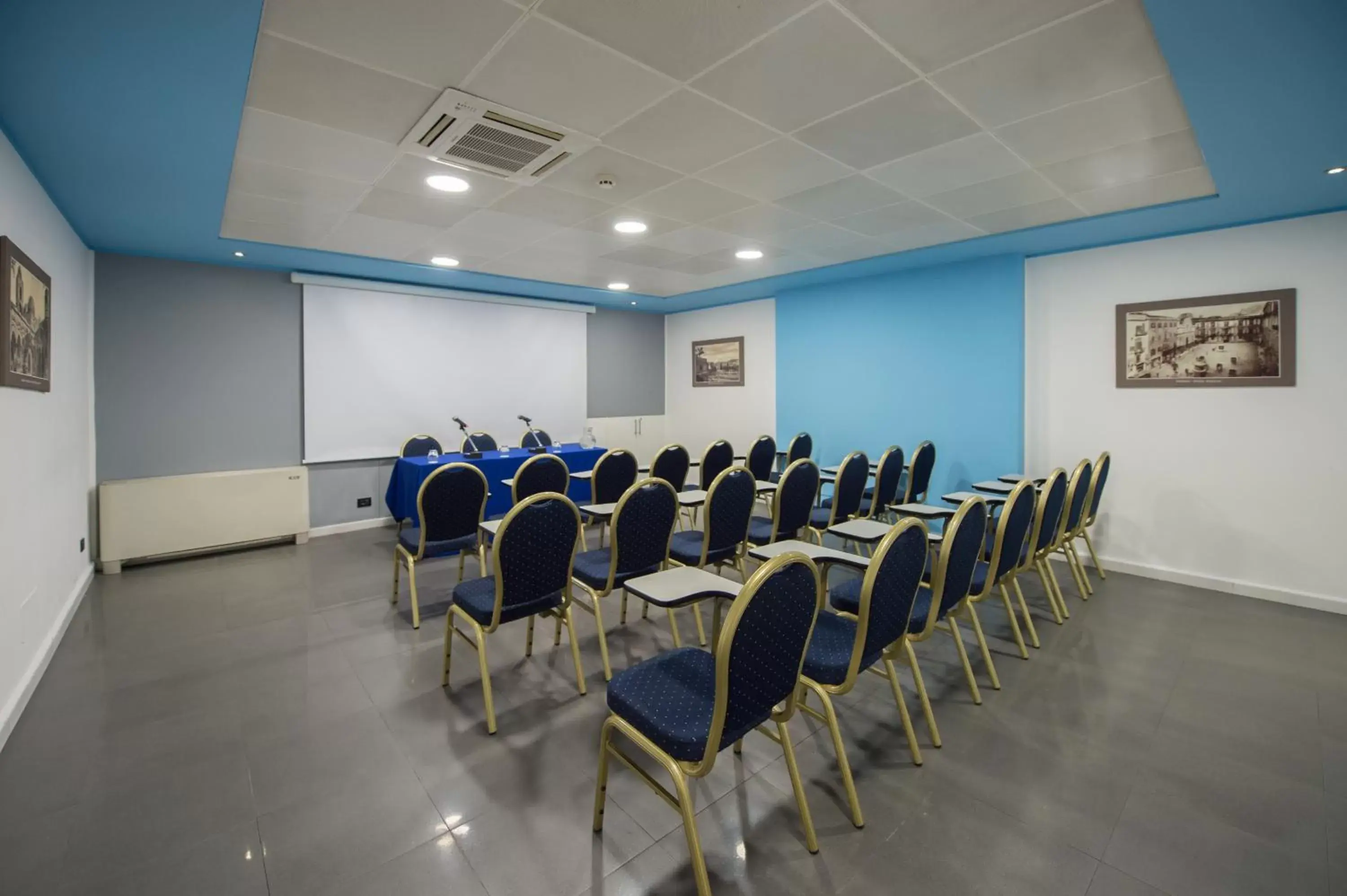 Business facilities in Ibis Styles Palermo Cristal