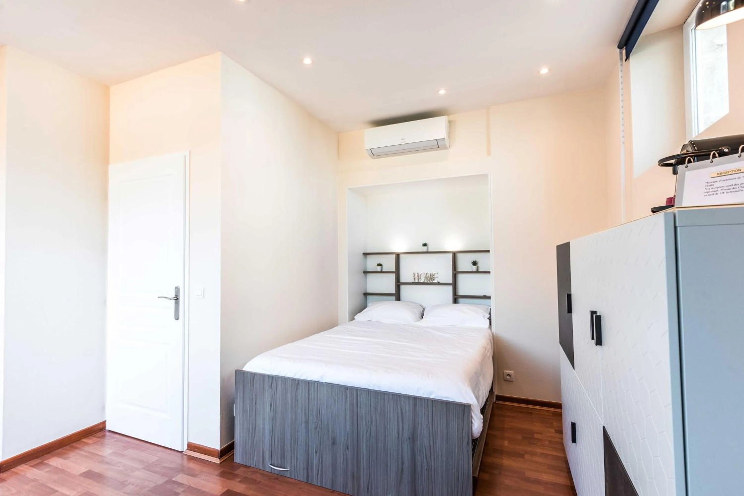 Bed in Hotel Belle Vue Royan