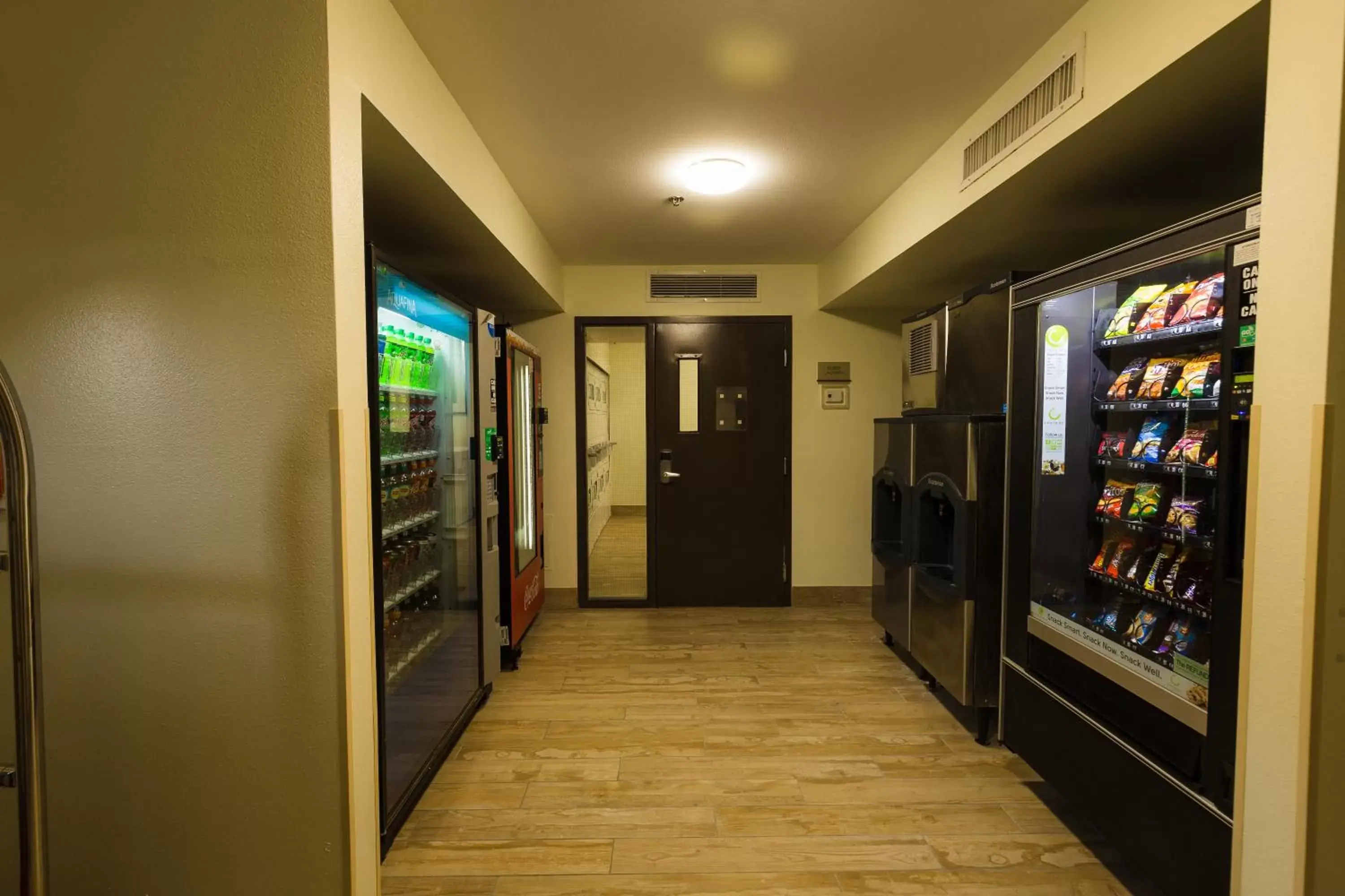 Food and drinks in Hawthorn Suites by Wyndham St. Robert/Ft. Leonard Wood