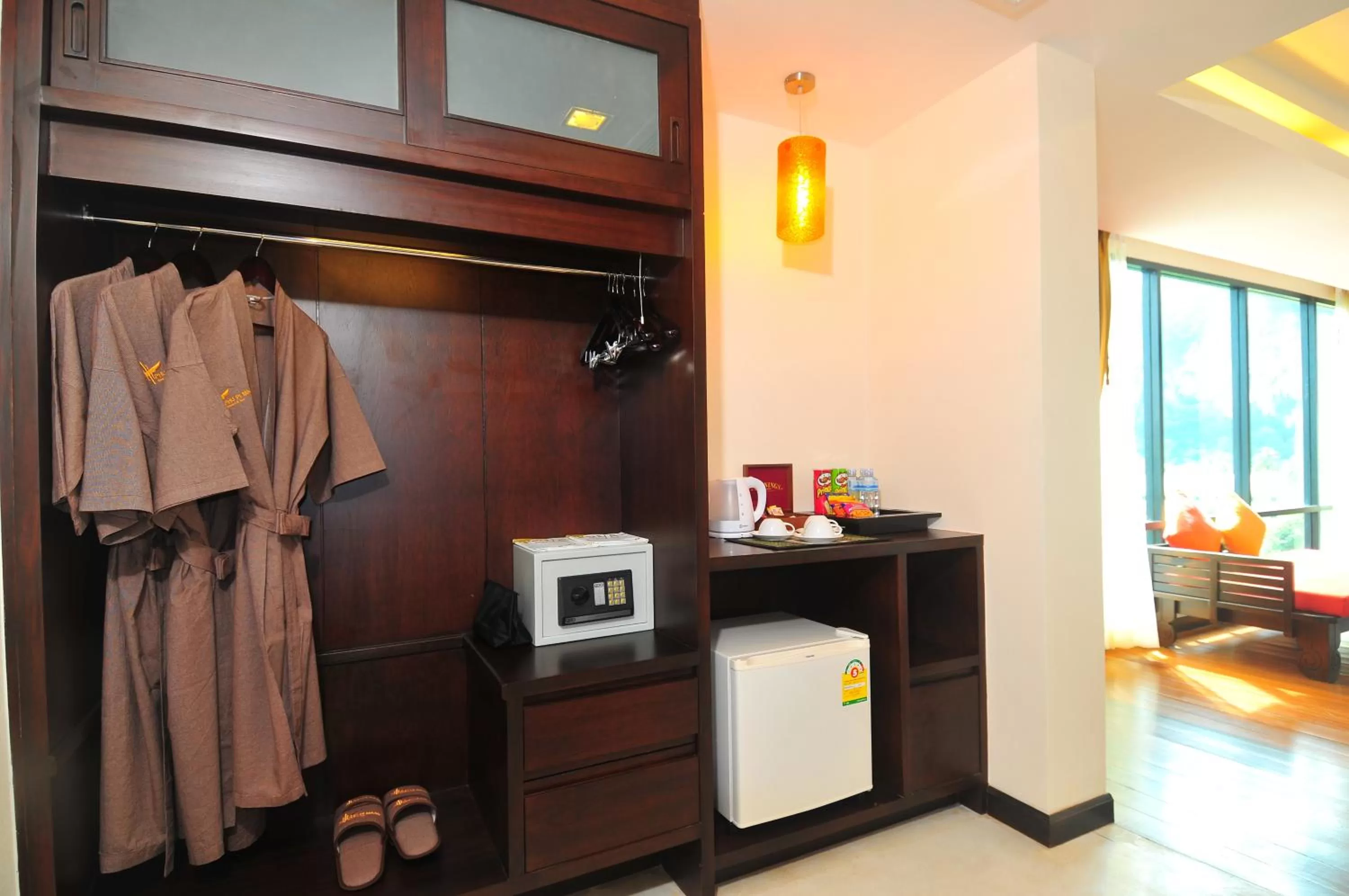 Coffee/tea facilities, Bed in Aonang Phu Pi Maan Resort & Spa