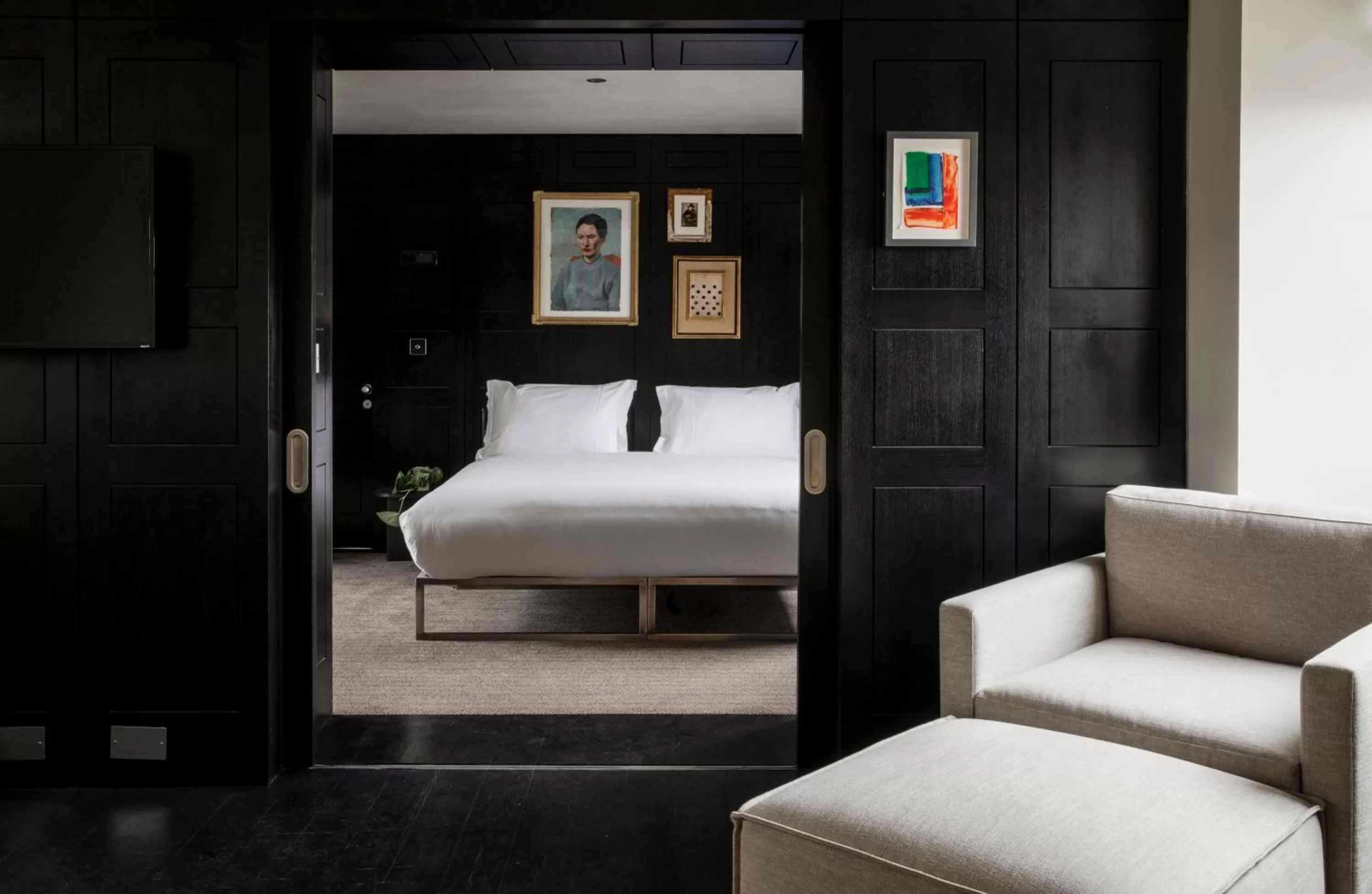 Bed in Bedford Corner Hotel