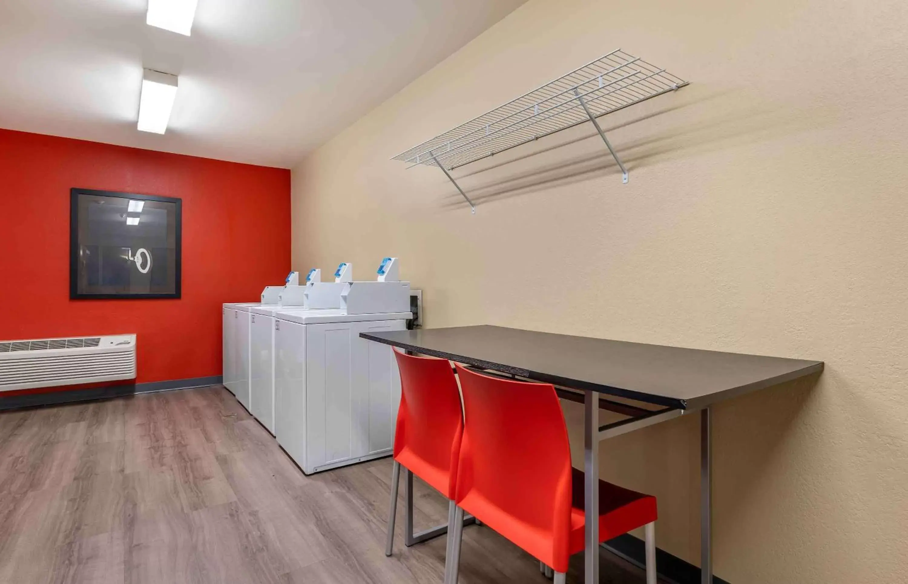 Property building, Kitchen/Kitchenette in Extended Stay America Suites - Bloomington - Normal