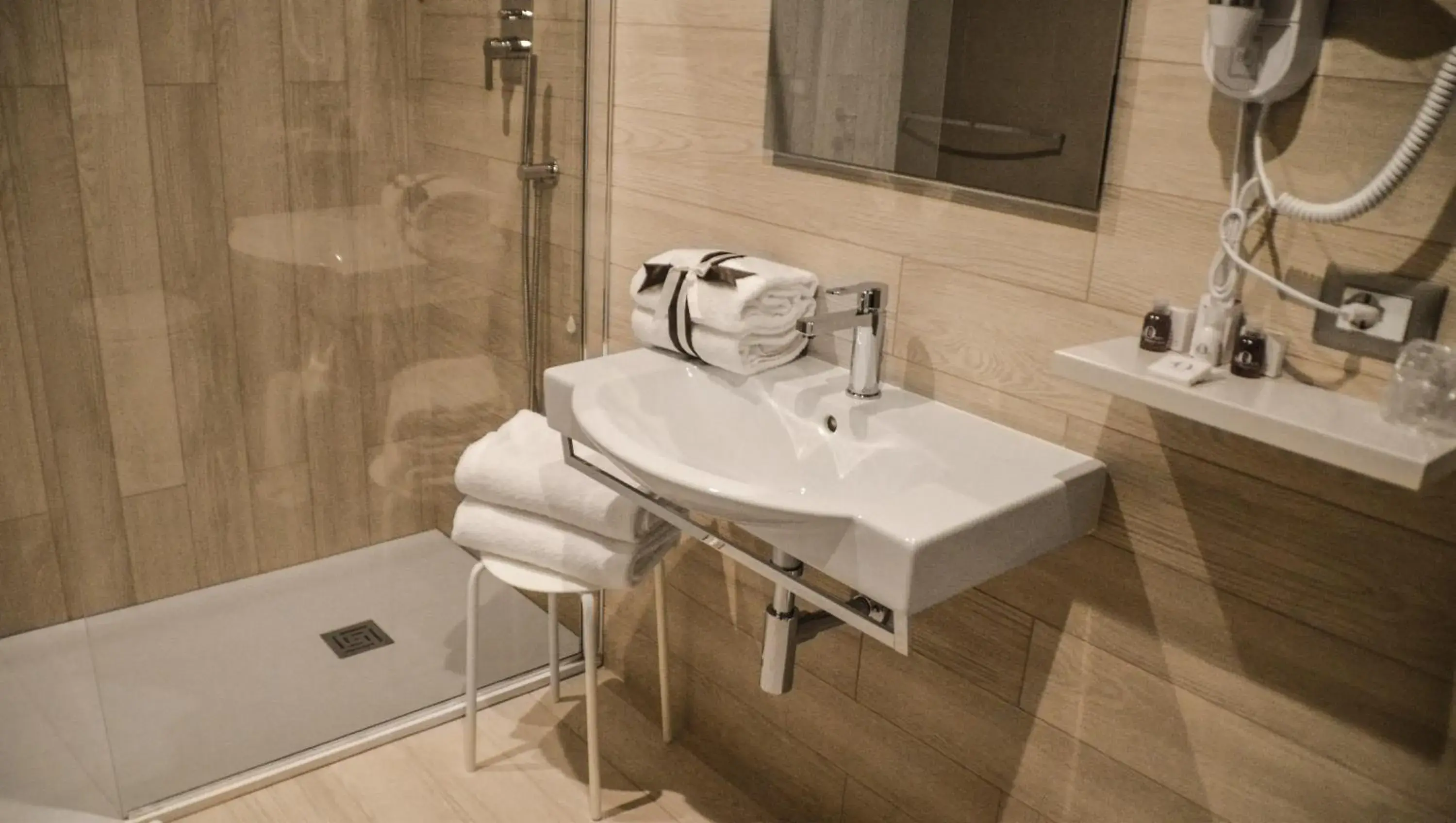 Bathroom in Hotel d'Aragona