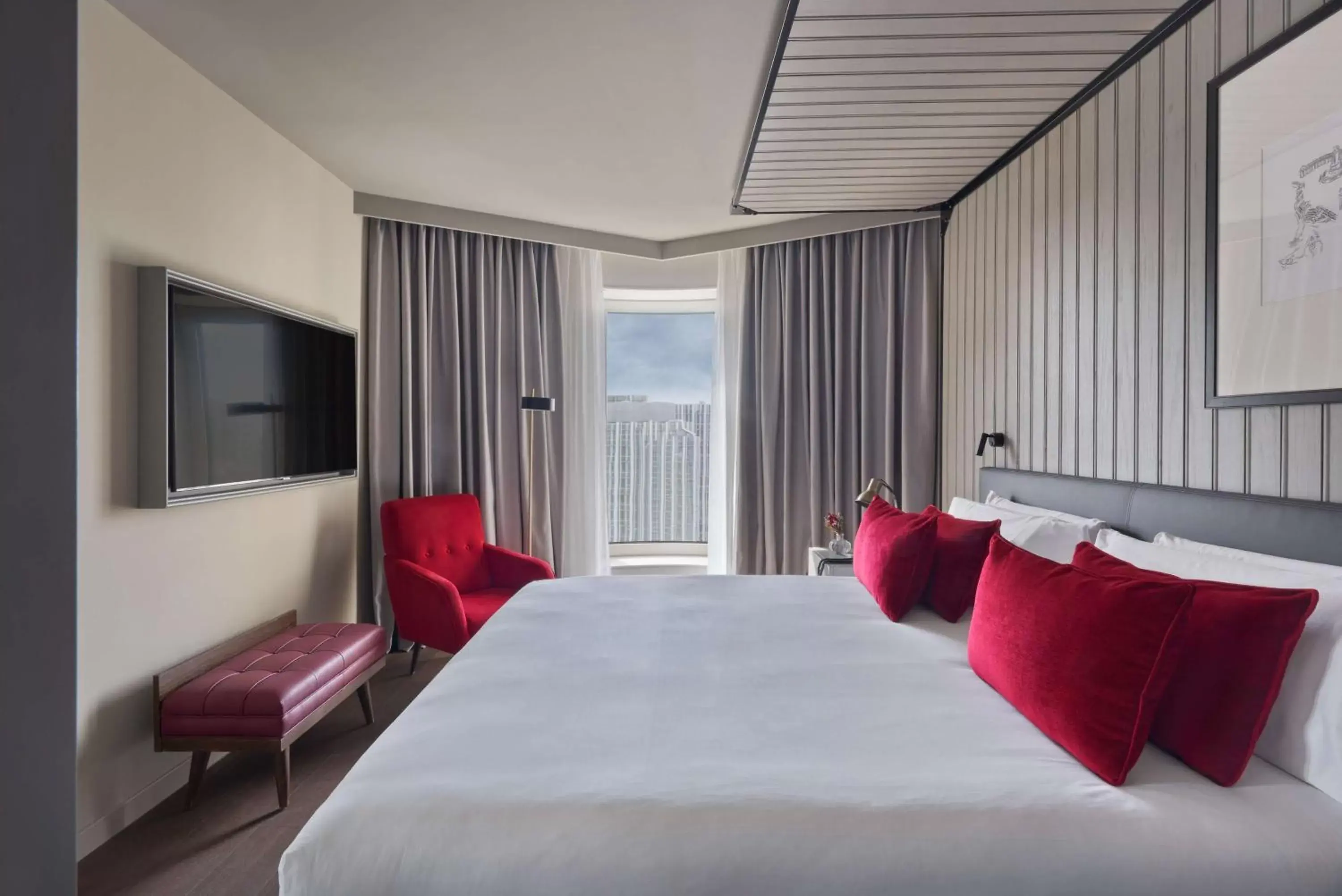 Bedroom, Bed in Canopy by Hilton Madrid Castellana