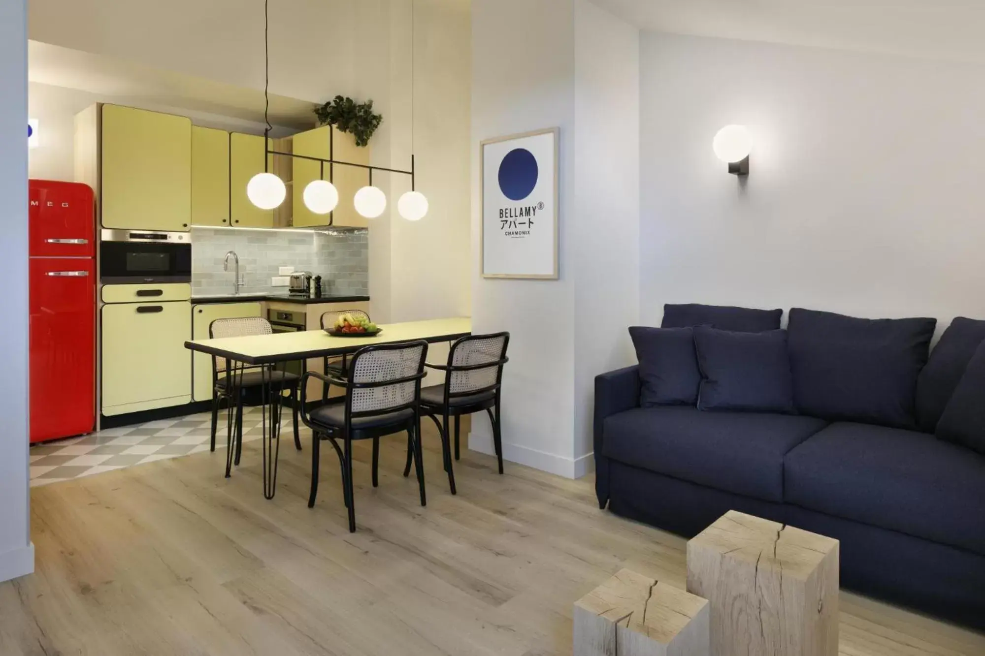 Kitchen or kitchenette, Seating Area in Appart'hôtel Bellamy Chamonix