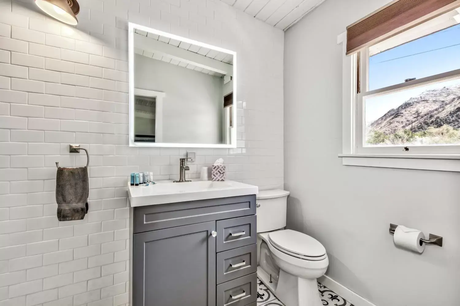 Toilet, Bathroom in The Historic West Walker Motel