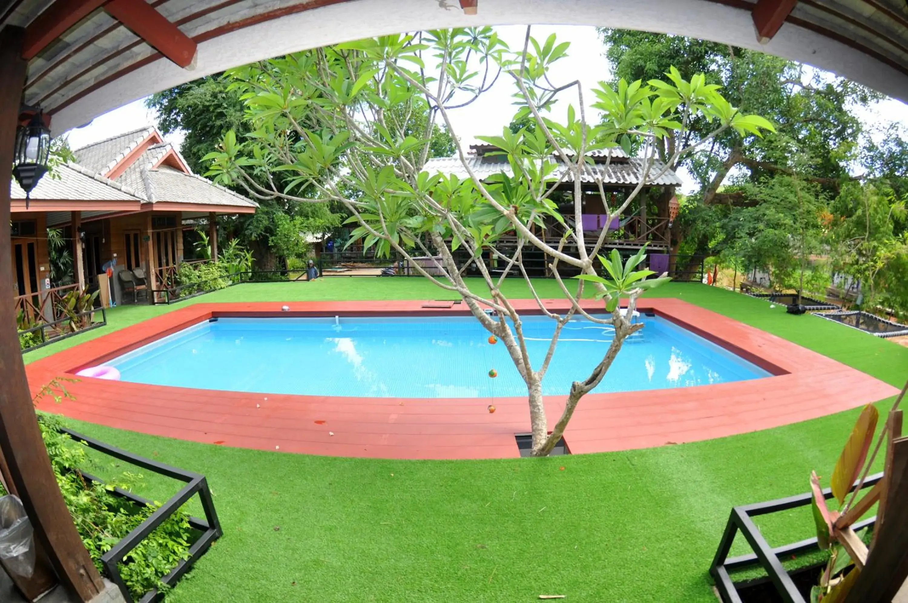 Swimming Pool in Sawasdeepai River Resort