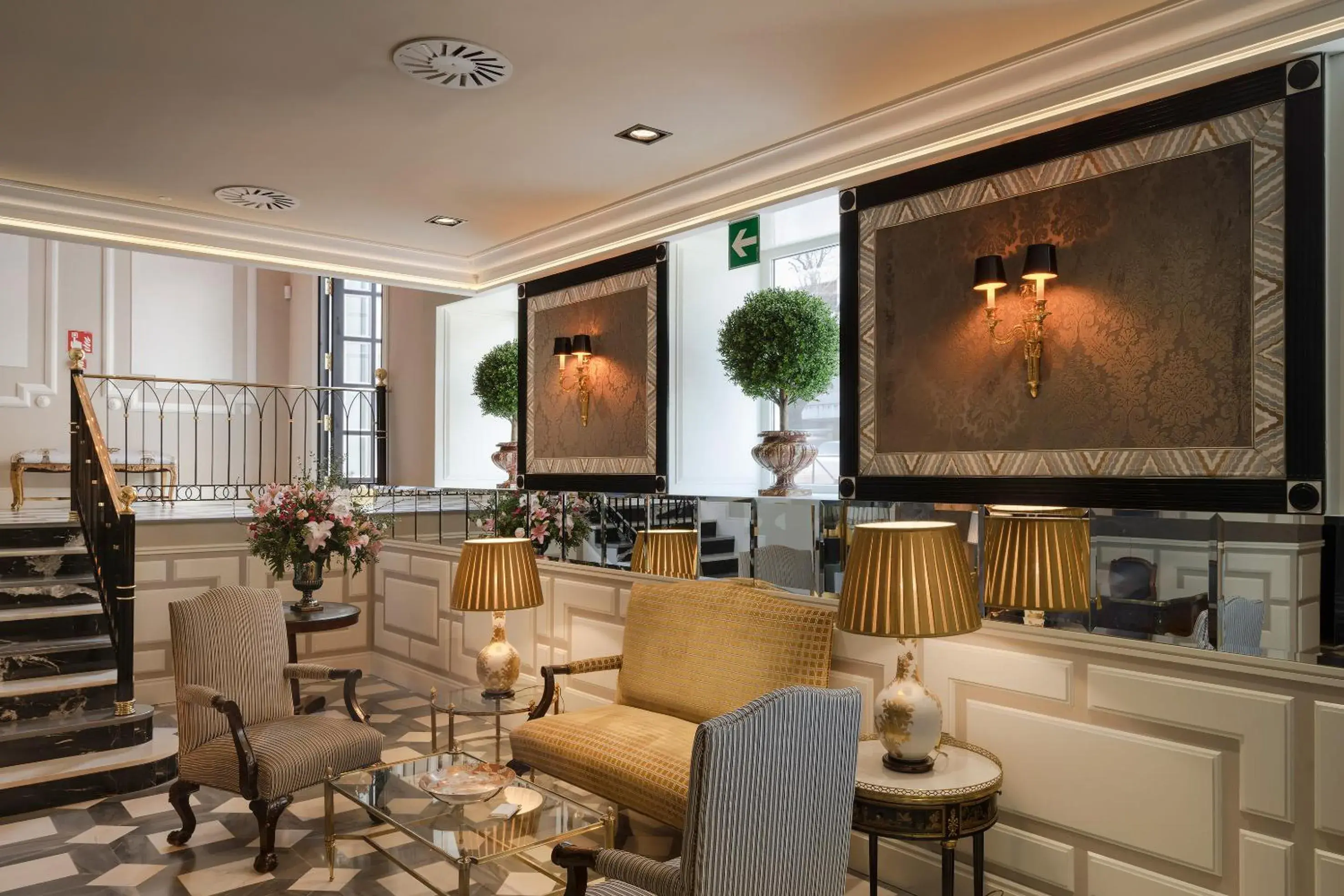Lobby or reception in Relais & Châteaux Heritage Hotel