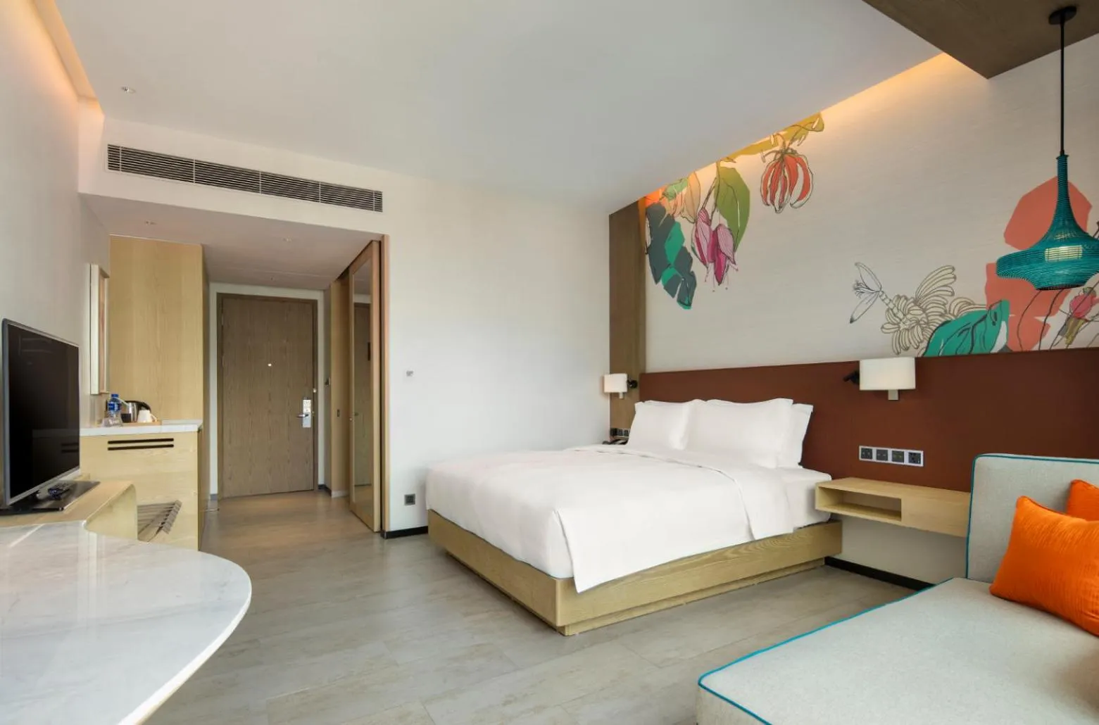 Photo of the whole room, Bed in Hilton Garden Inn Sanya