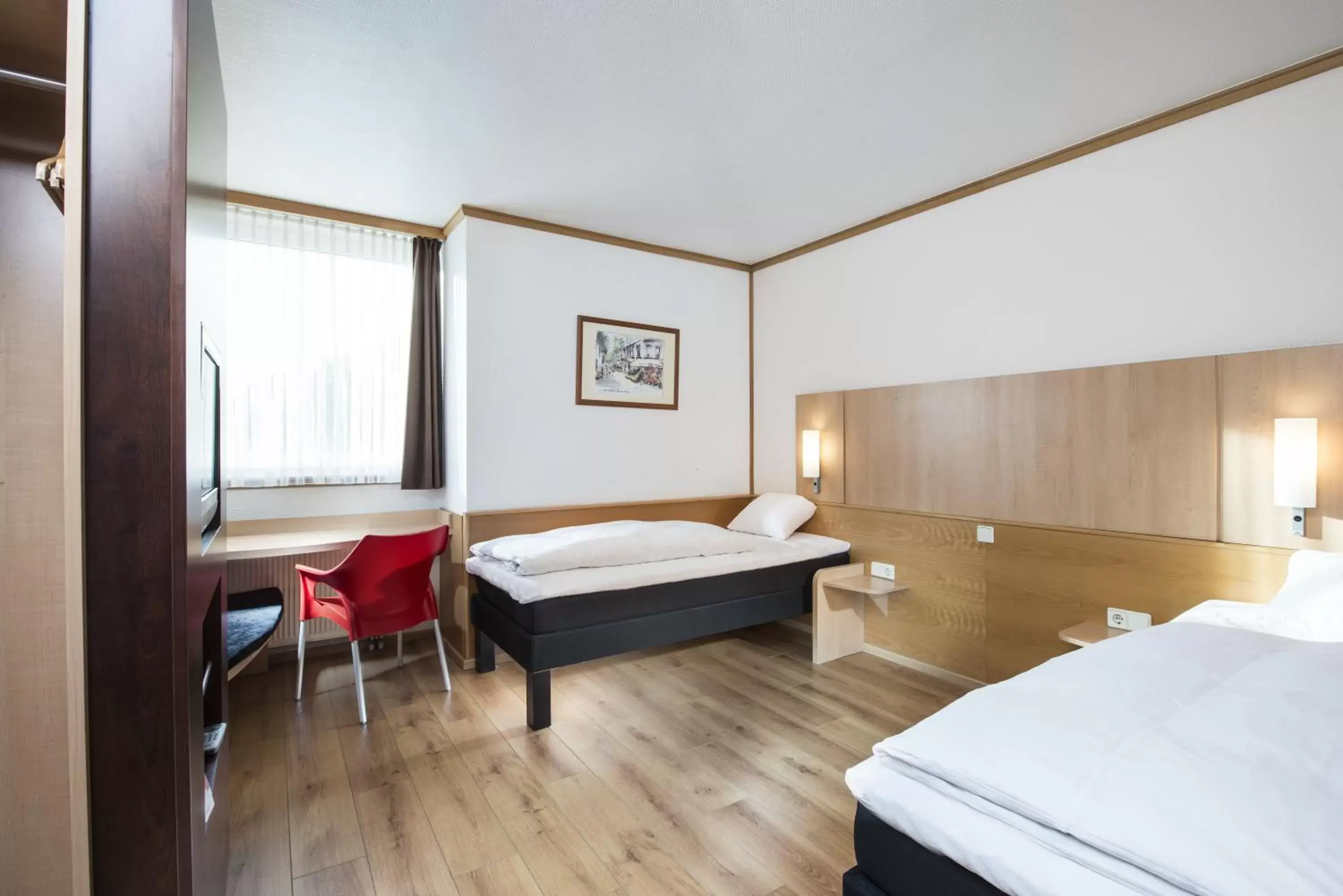 Photo of the whole room, Bed in ibis Hotel Eisenach