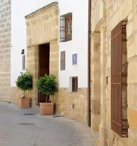Facade/entrance, Property Building in Hotel Puerta de la Luna
