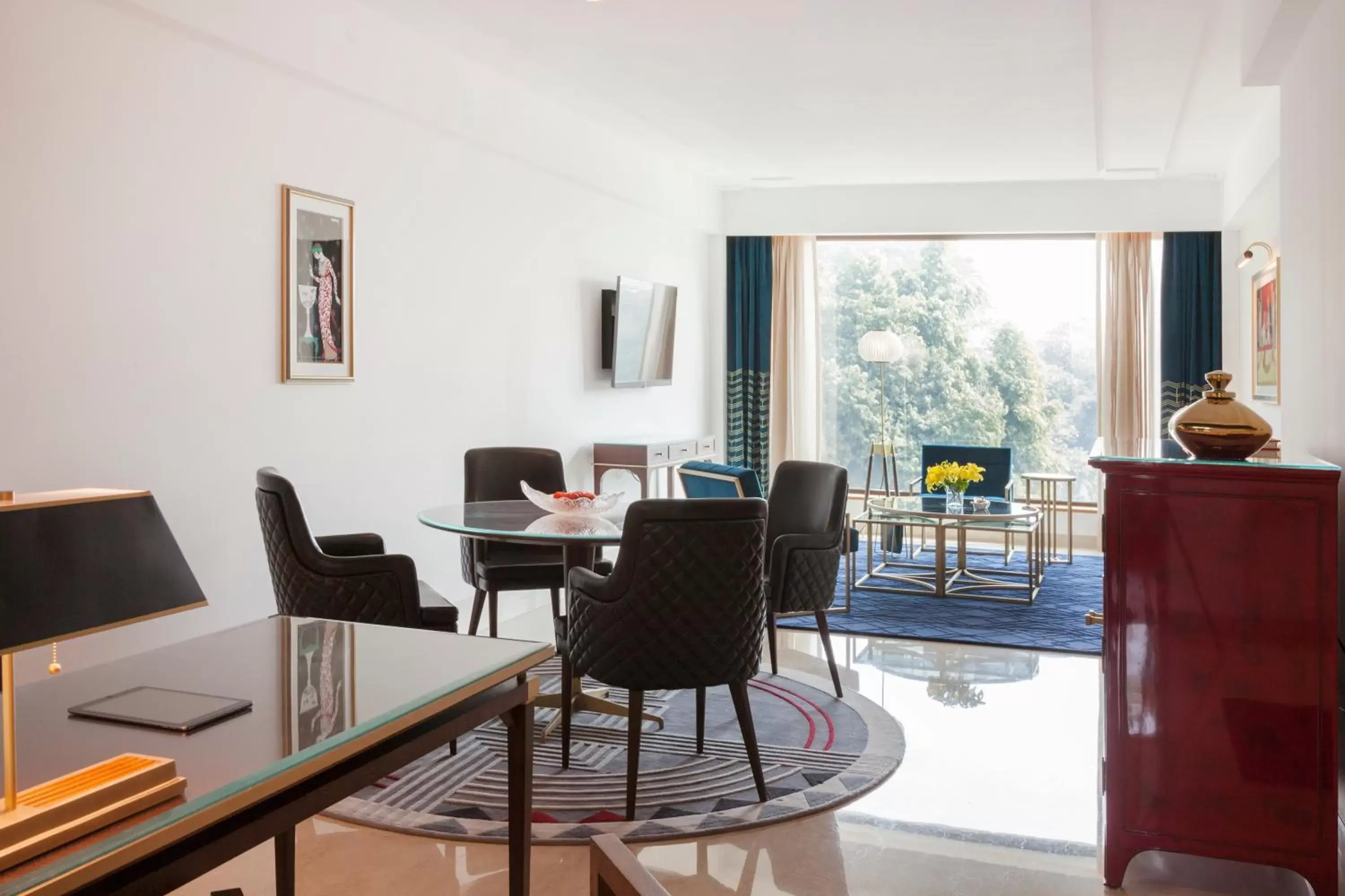 Living room in The Oberoi New Delhi