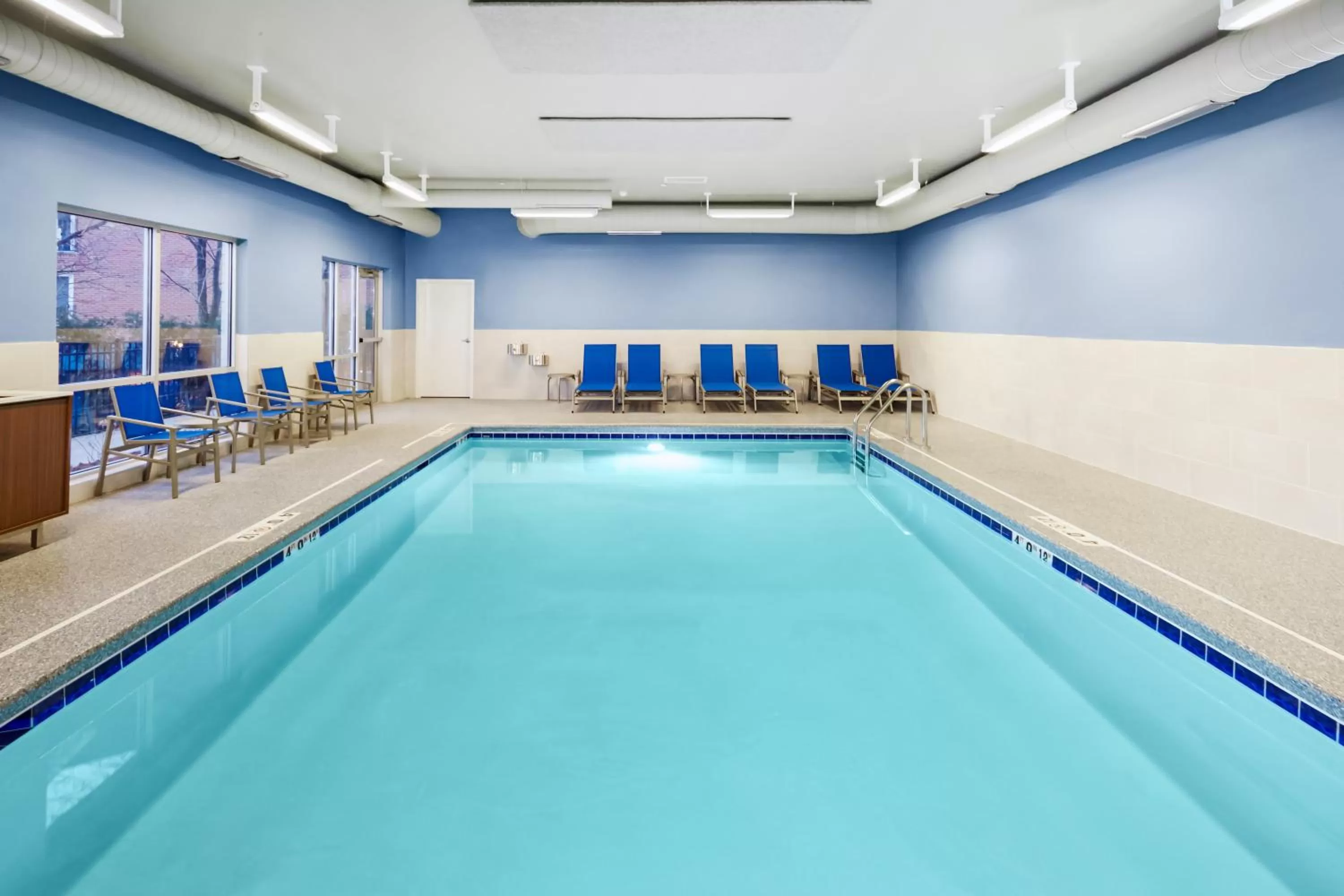 Swimming pool in Holiday Inn Express & Suites Chicago North Shore - Niles by IHG