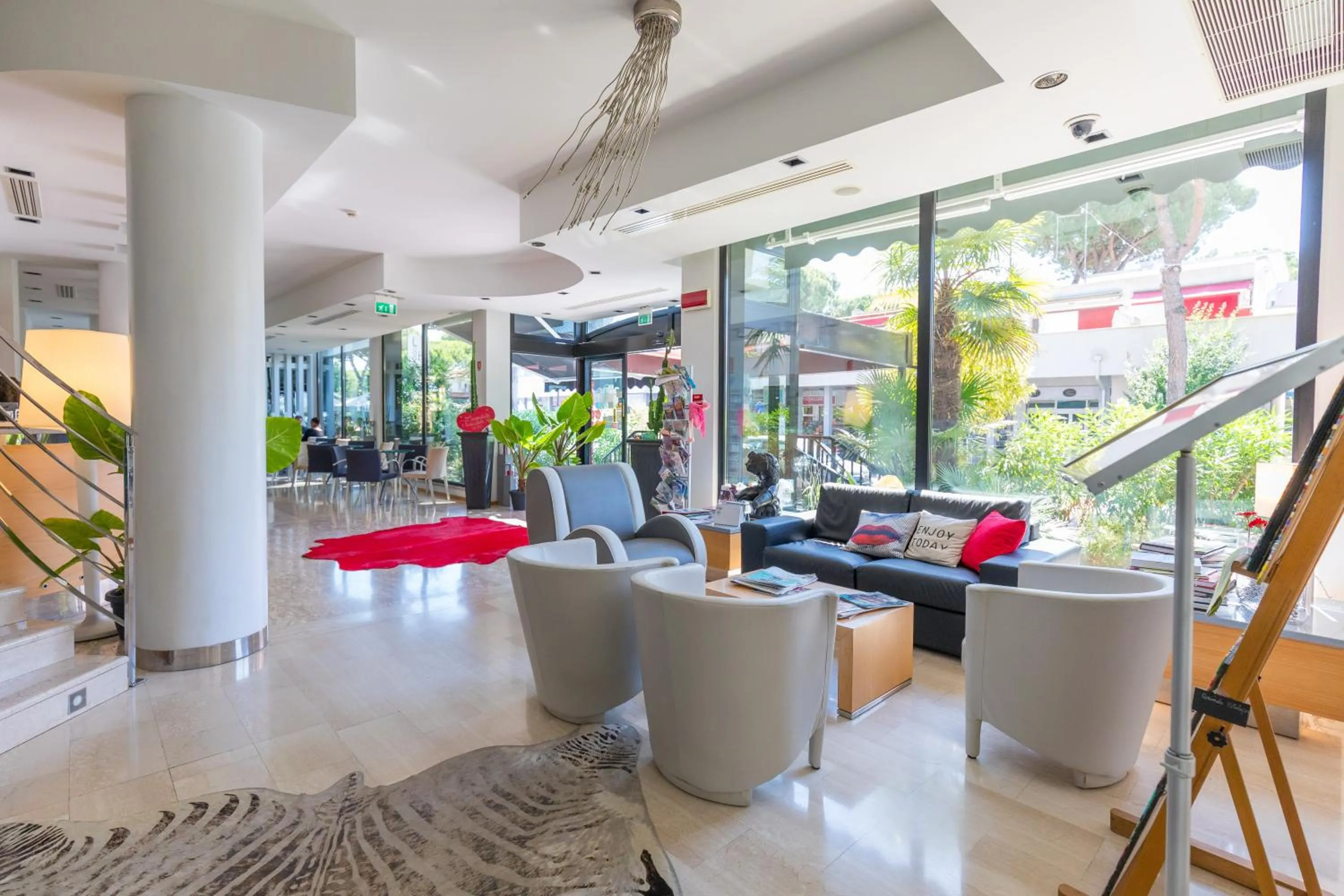 Communal lounge/ TV room in Hotel Logonovo