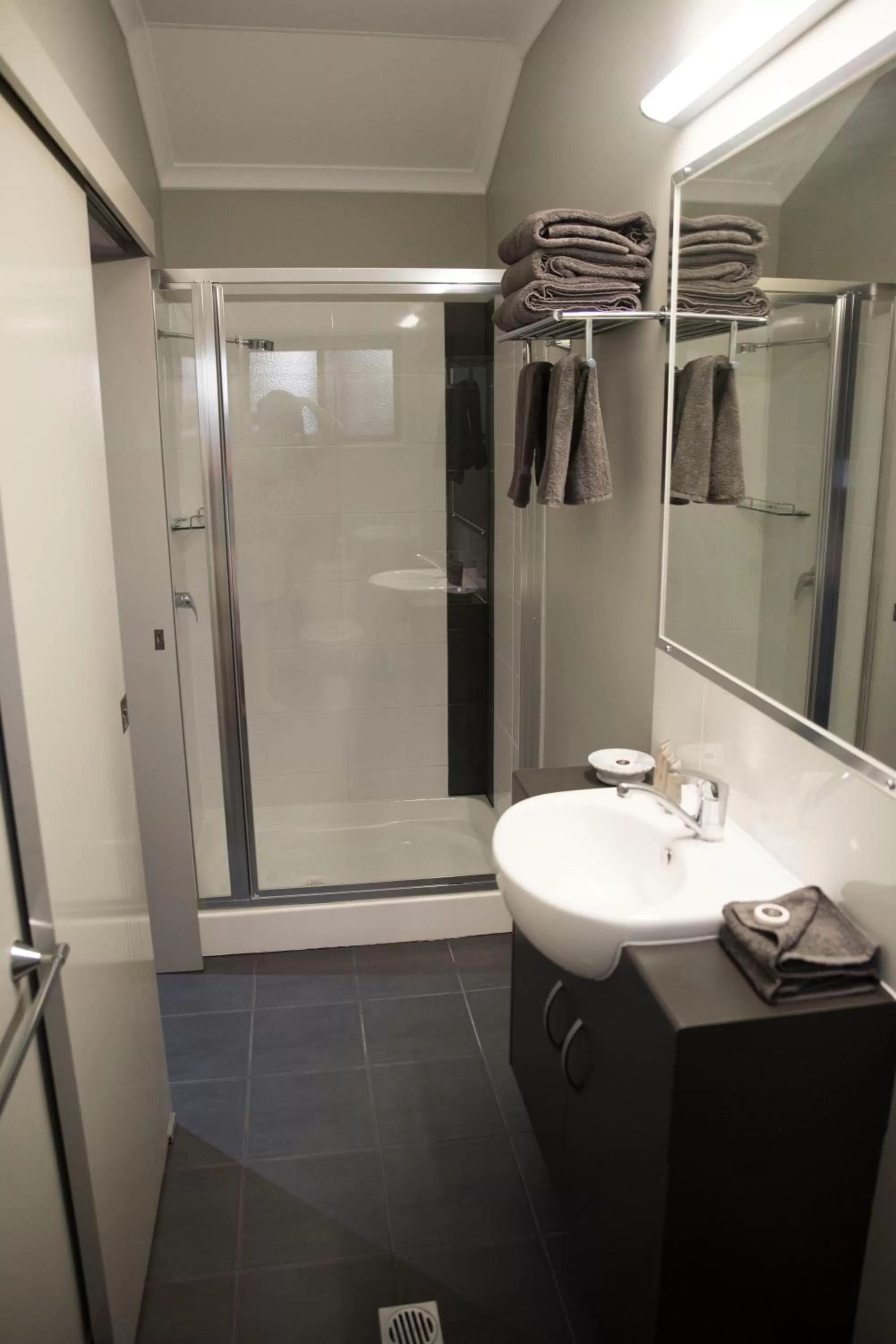 Bathroom in The Rocks Motel