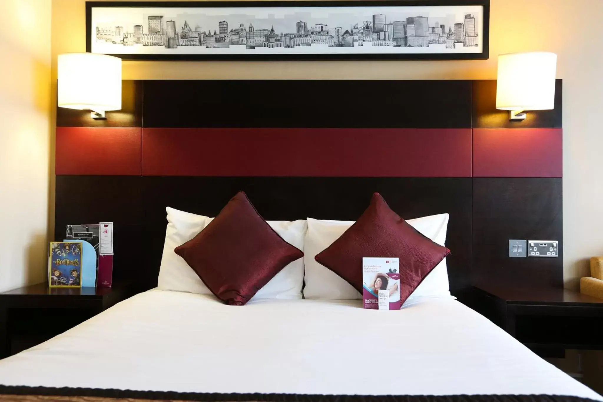 Photo of the whole room, Bed in Crowne Plaza Manchester Airport