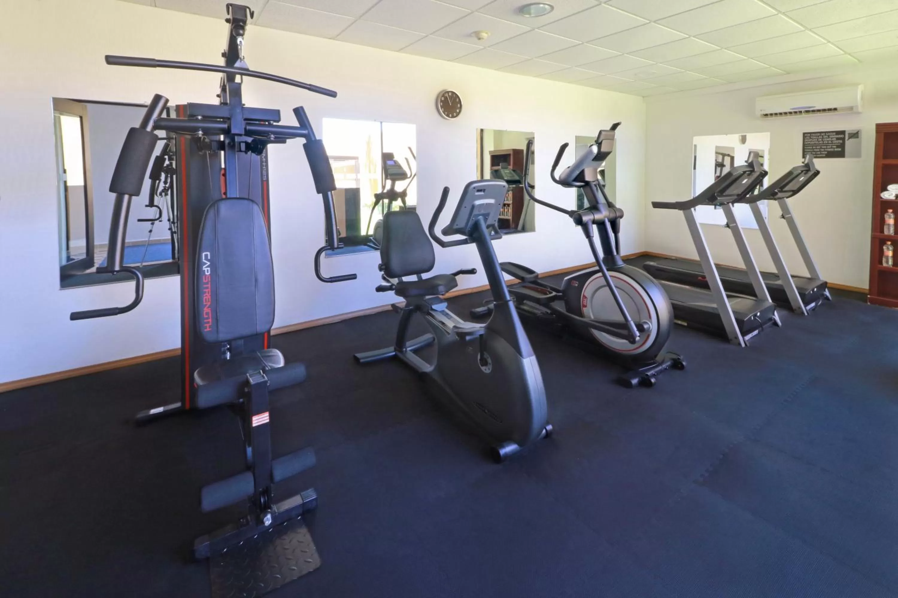 Fitness centre/facilities in Holiday Inn Express Nuevo Laredo by IHG