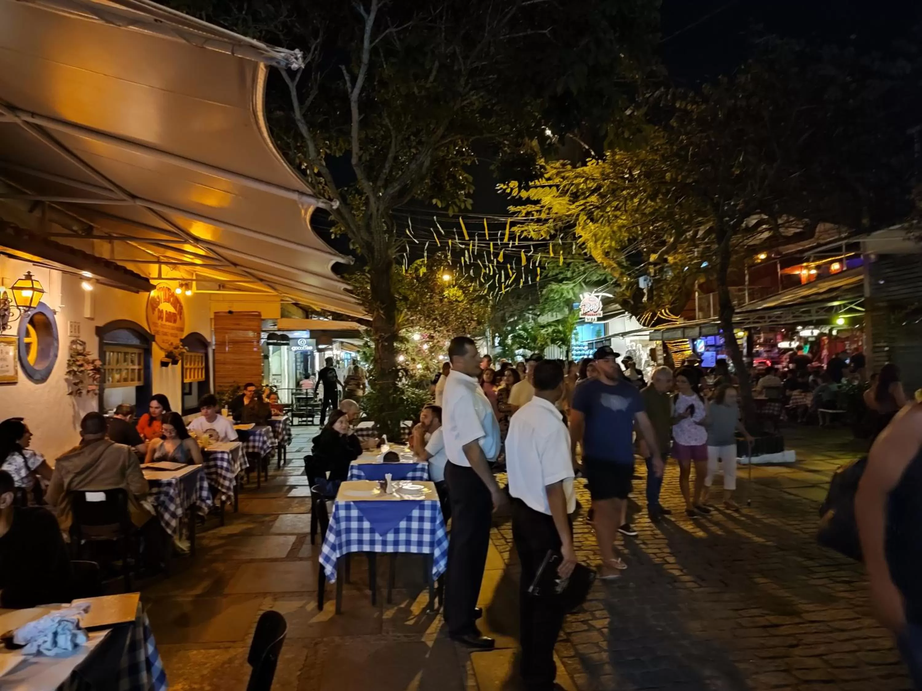 Restaurant/places to eat in Pousada L'étage