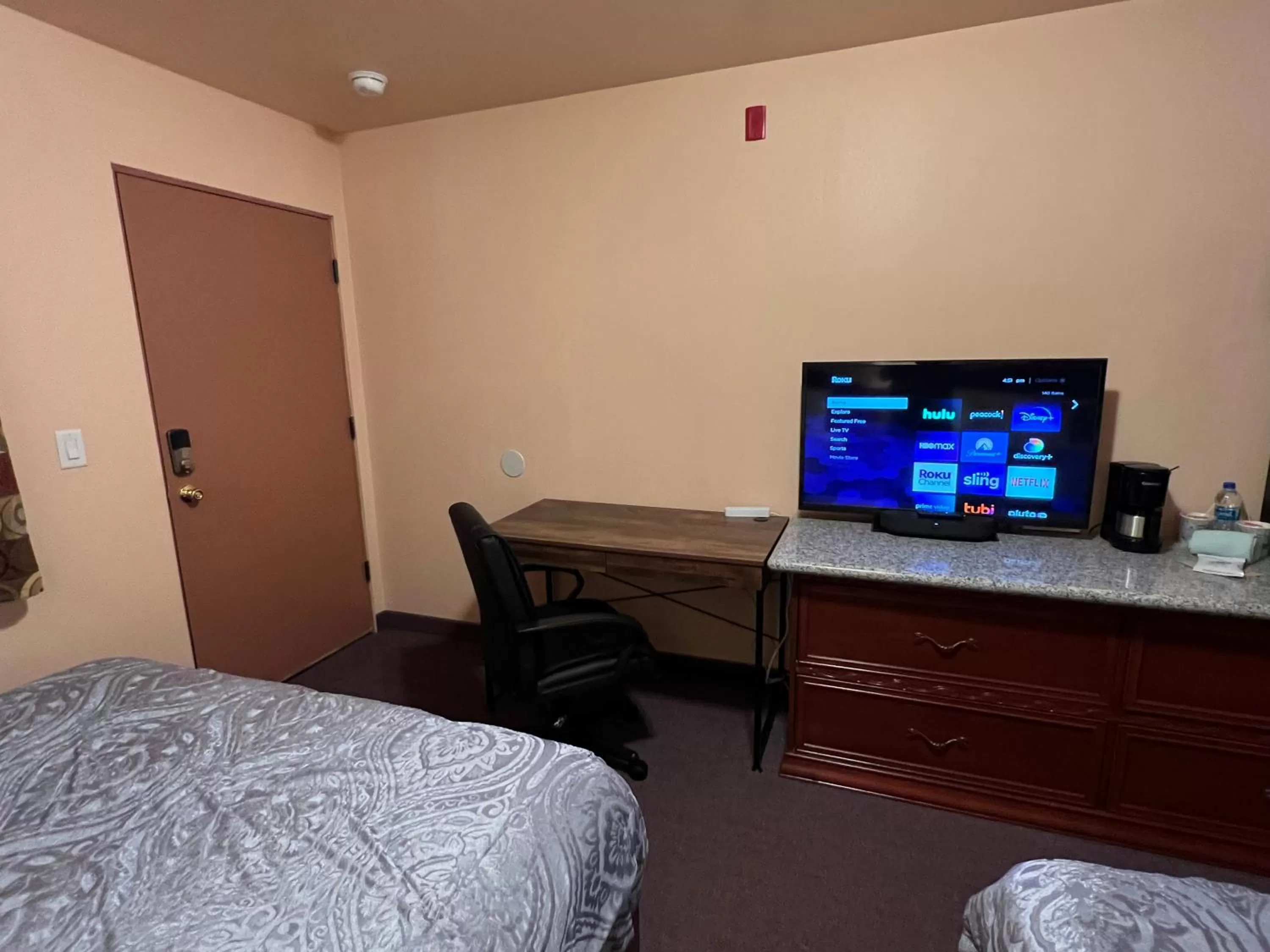 Bed in Frazier View Motel