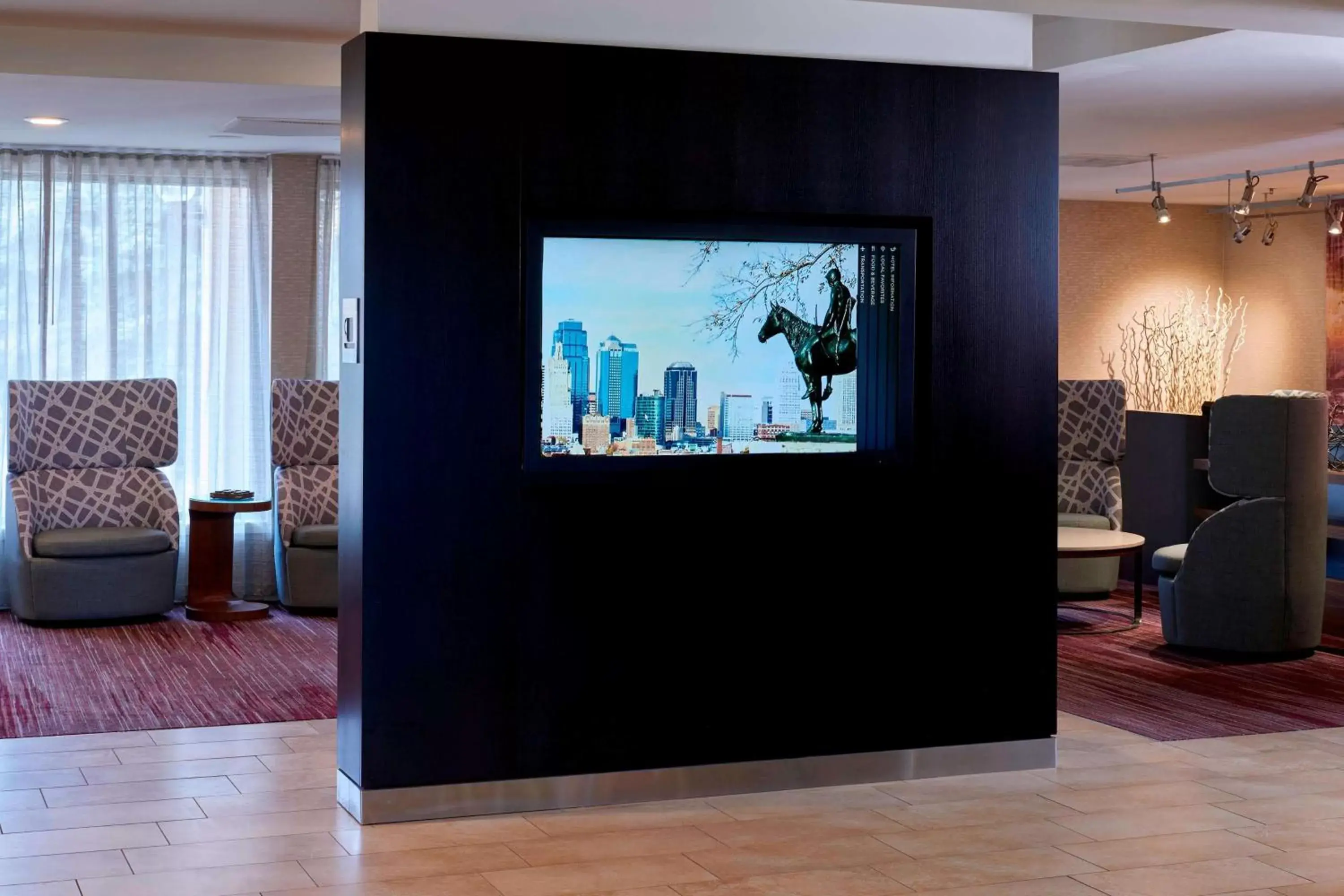 Lobby or reception, TV/Entertainment Center in Sonesta Select Kansas City Airport Tiffany Springs