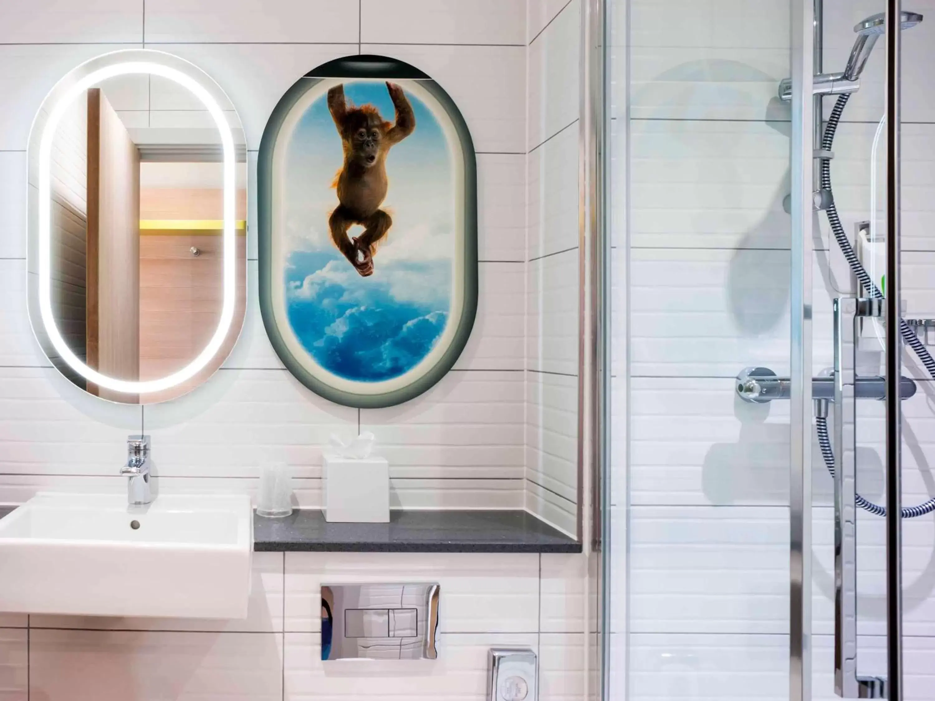 Photo of the whole room, Bathroom in ibis Styles London Heathrow Airport