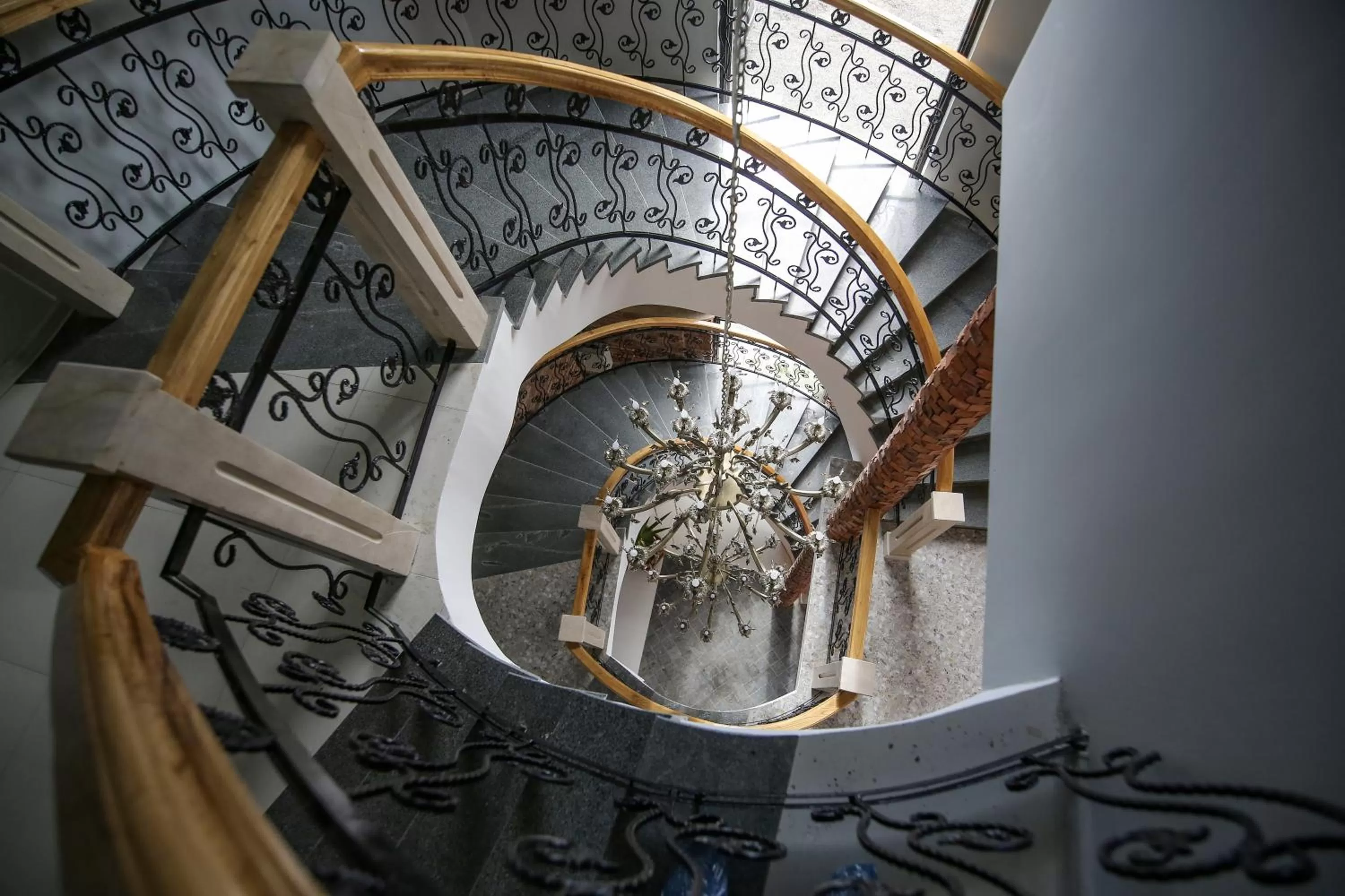 Property building in Hotel Shogi