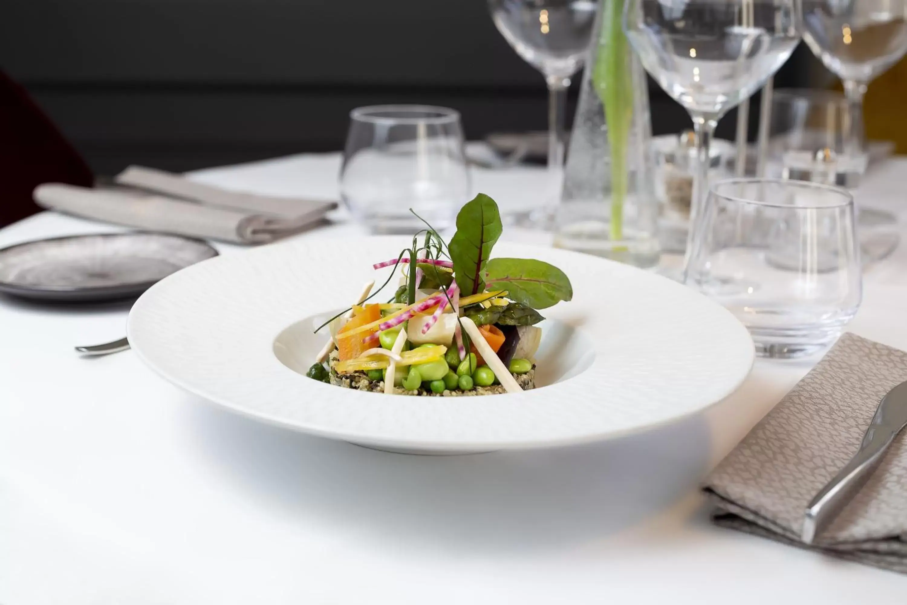 Restaurant/places to eat in Château Belmont Tours by The Crest Collection Restaurant/places to eat in Château Belmont Tours by The Crest Collection