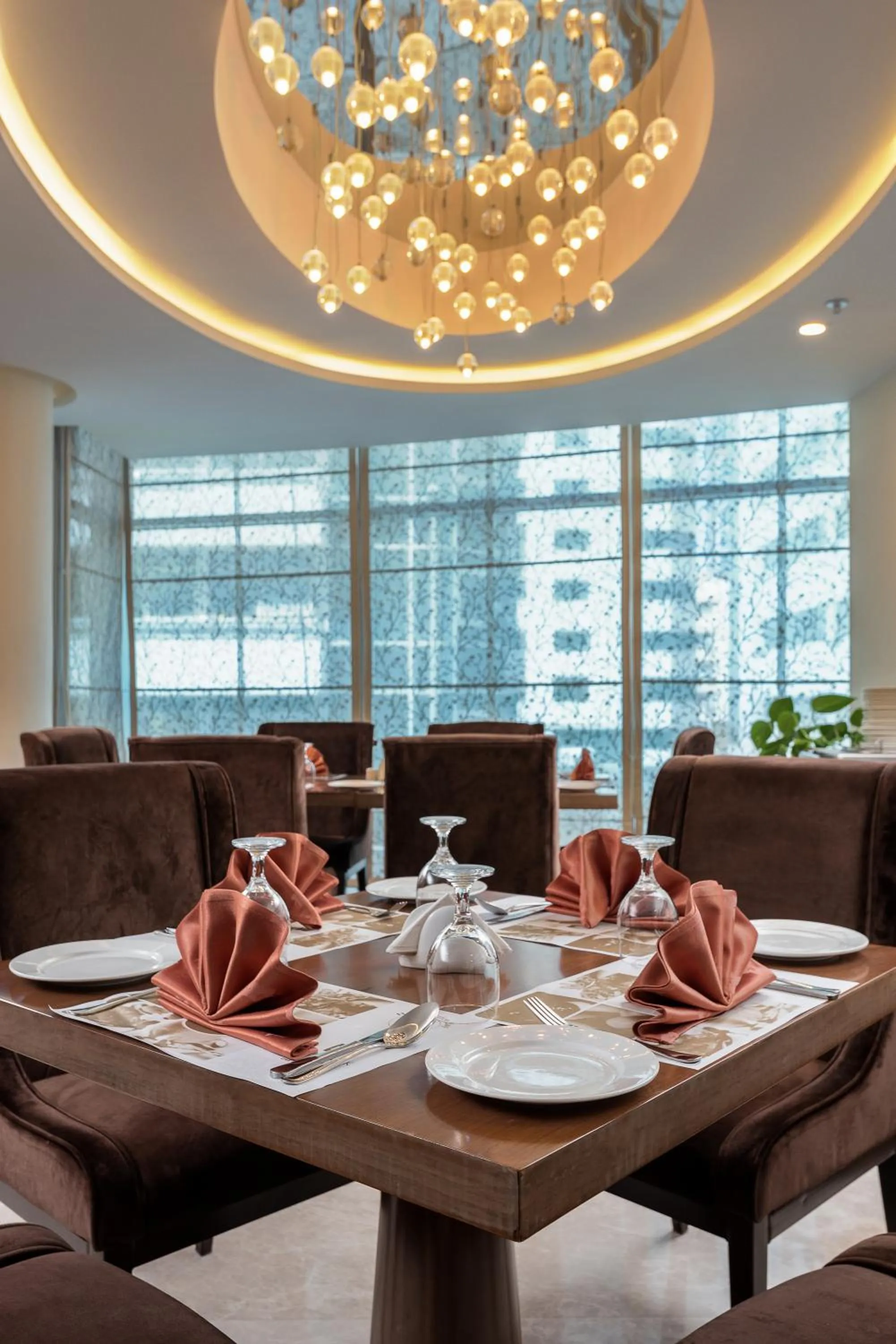 Restaurant/places to eat in Landmark Premier Hotel