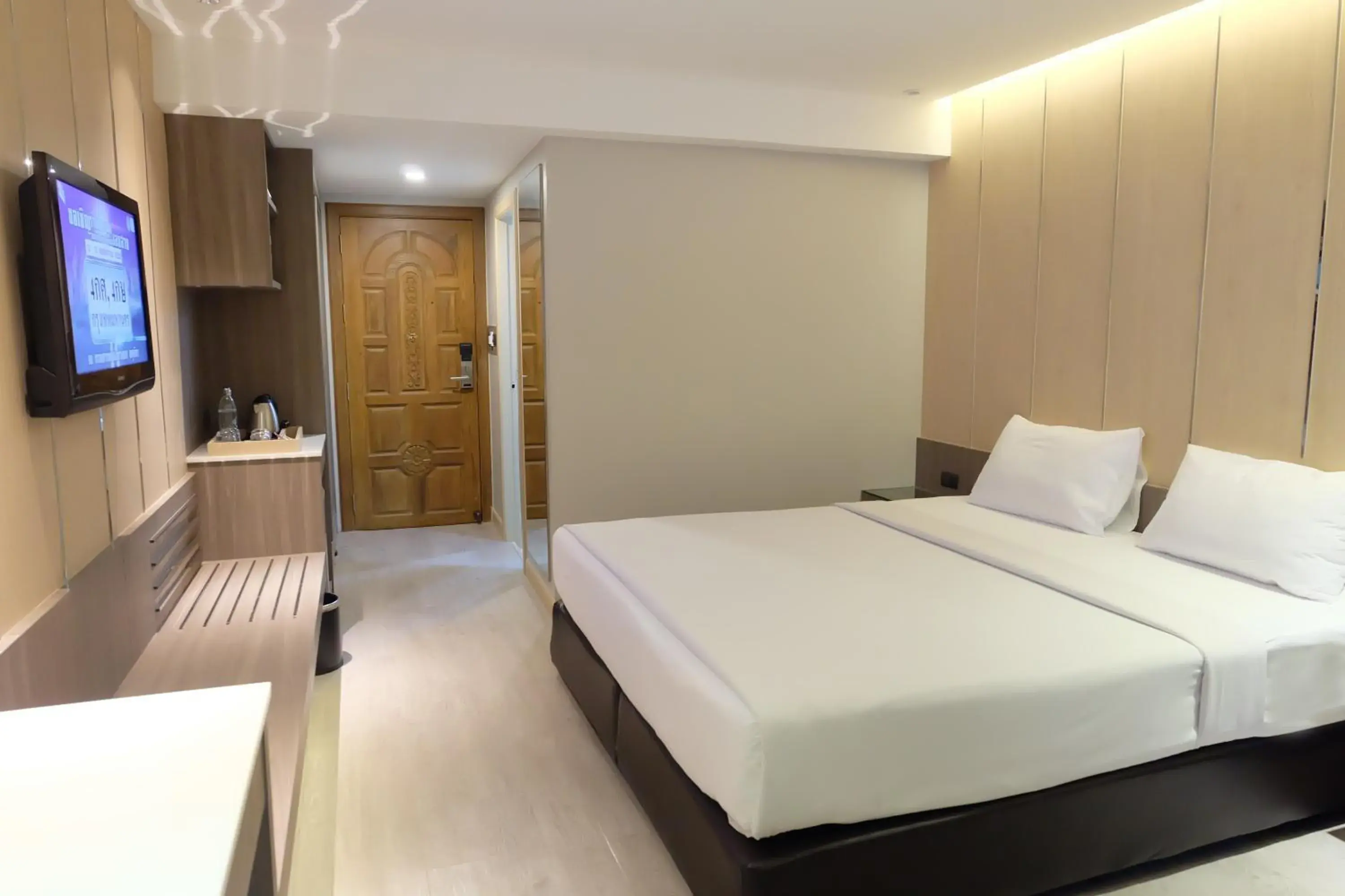 Deluxe A Double Room in Golden City Rayong Hotel Deluxe A Double Room in Golden City Rayong Hotel