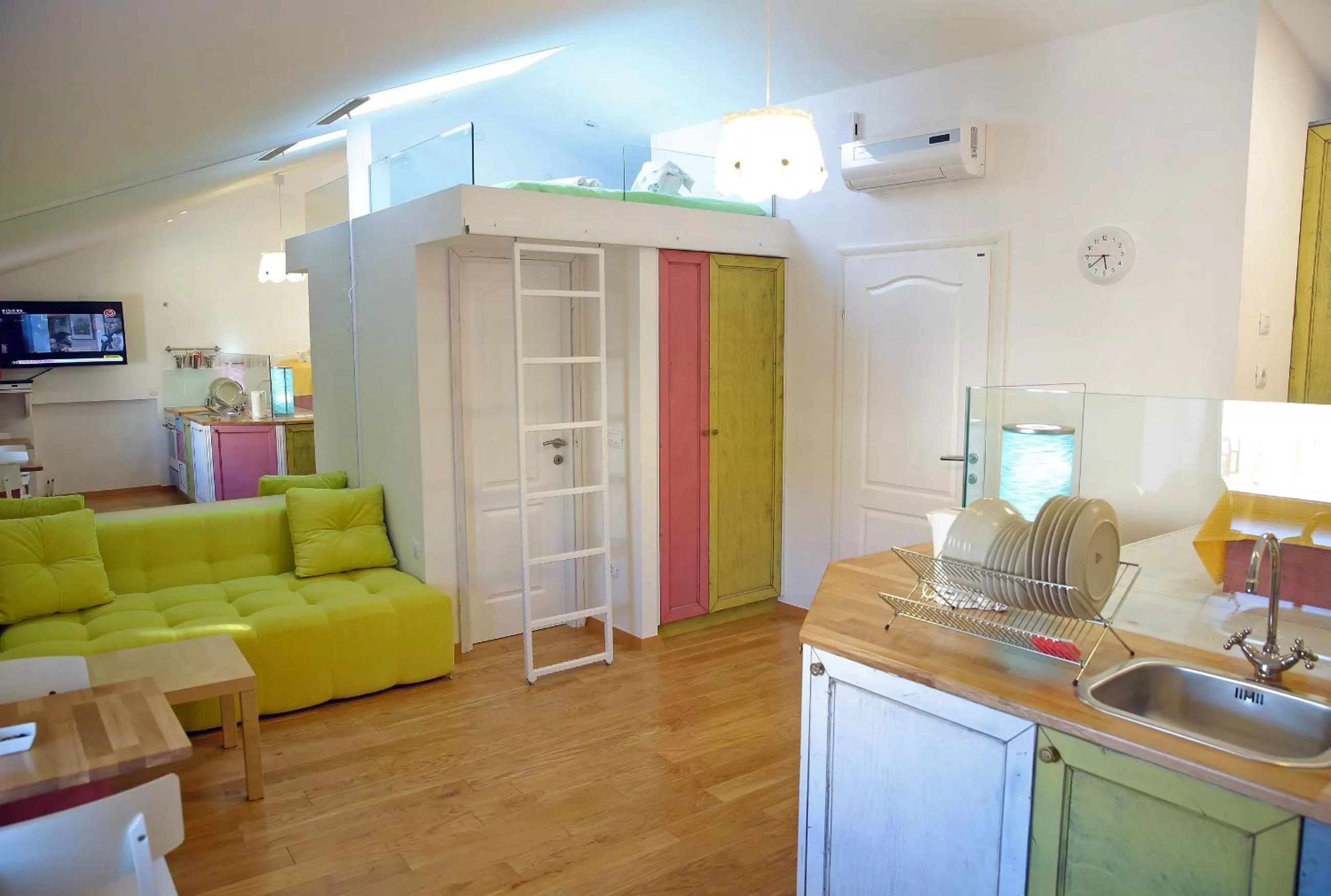 Bed in Central Apartments Integrated Hotel